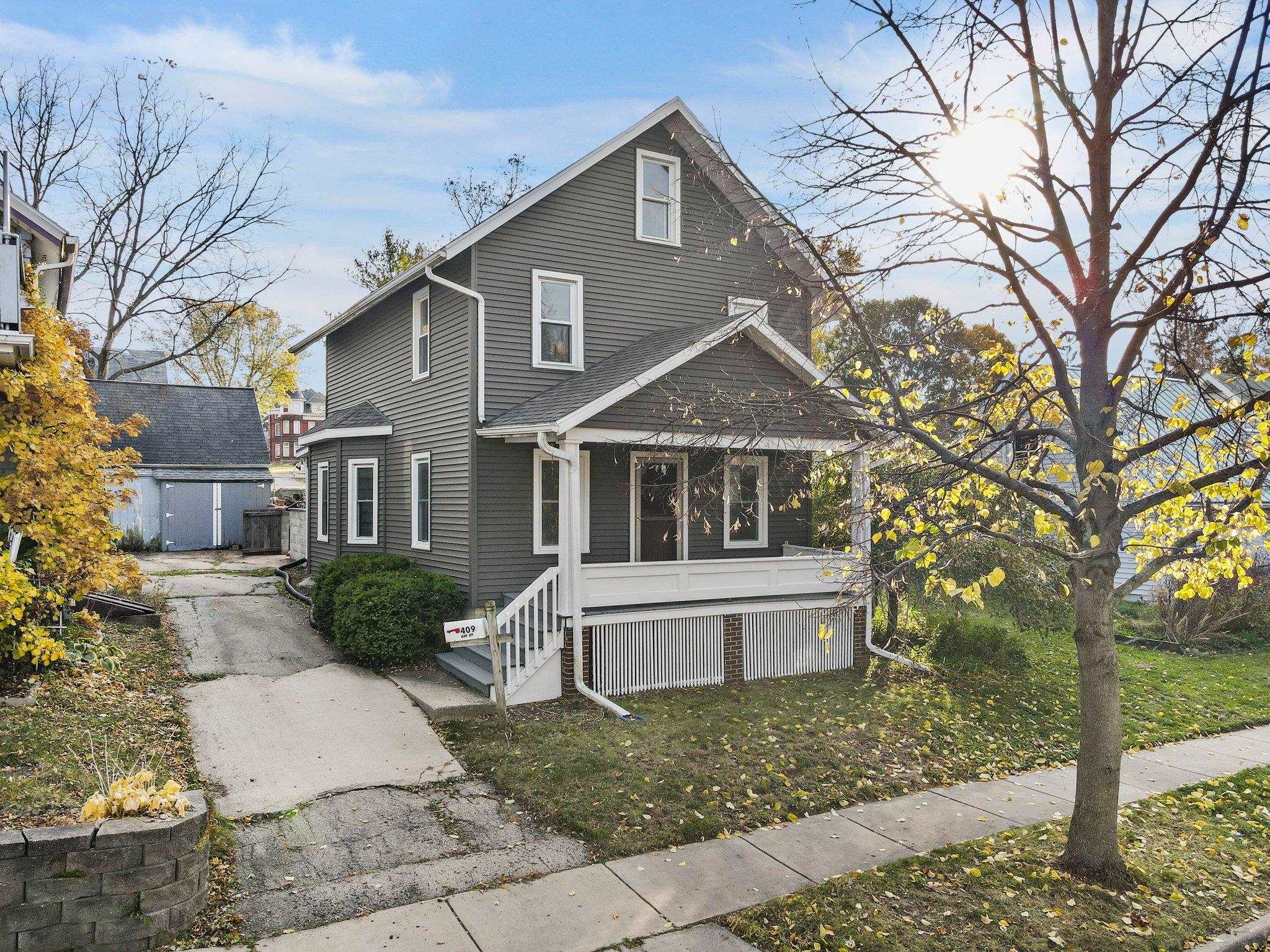 409 Oak Street