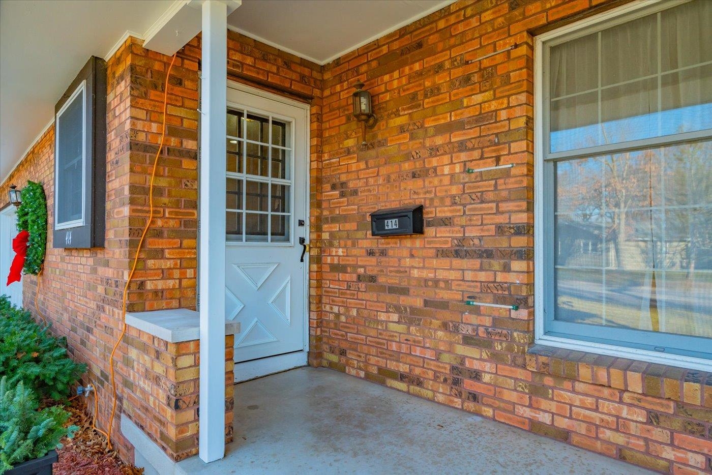 414 Oakridge Drive