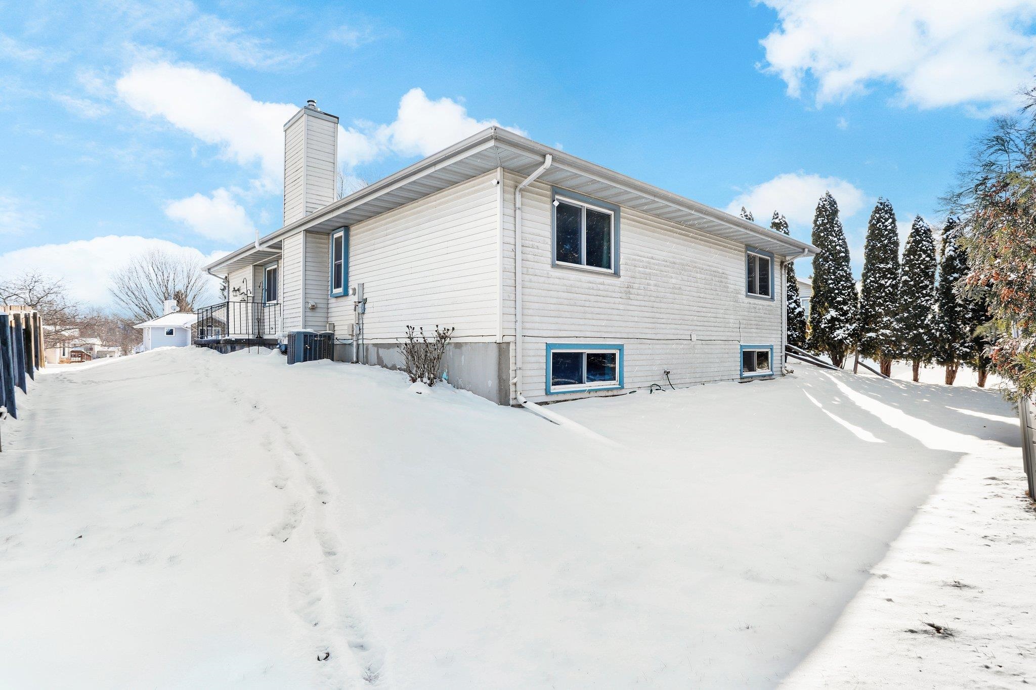 924 Acker Parkway