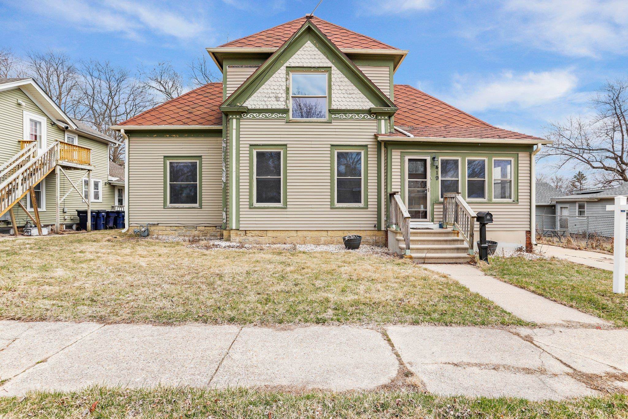 419 Linn Street