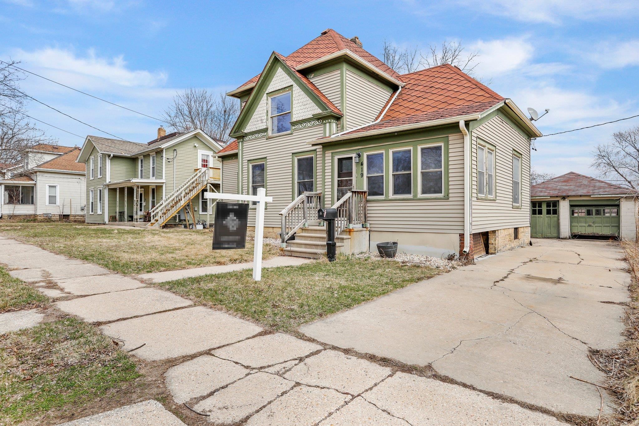 419 Linn Street