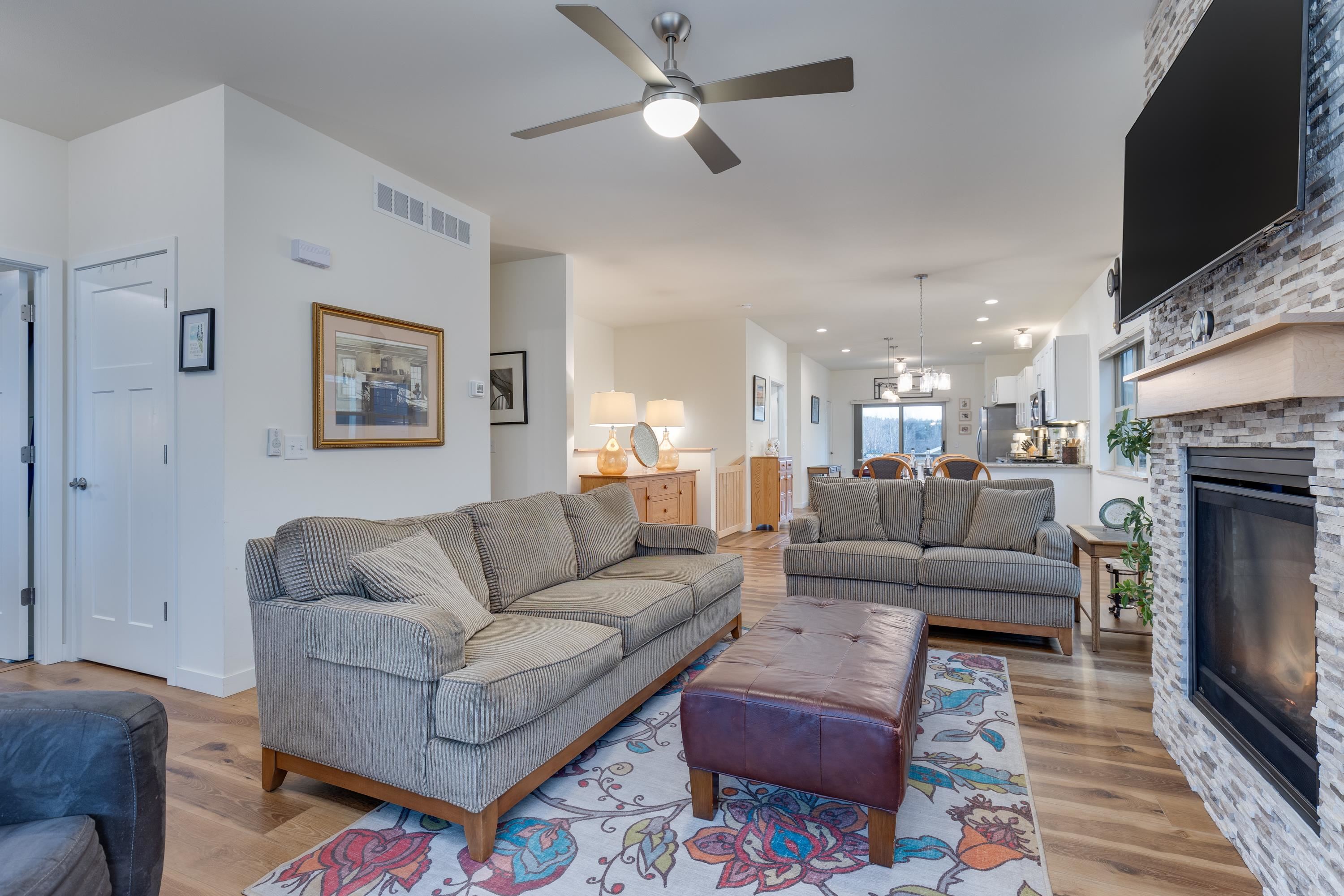 4653 Whitebud Terrace