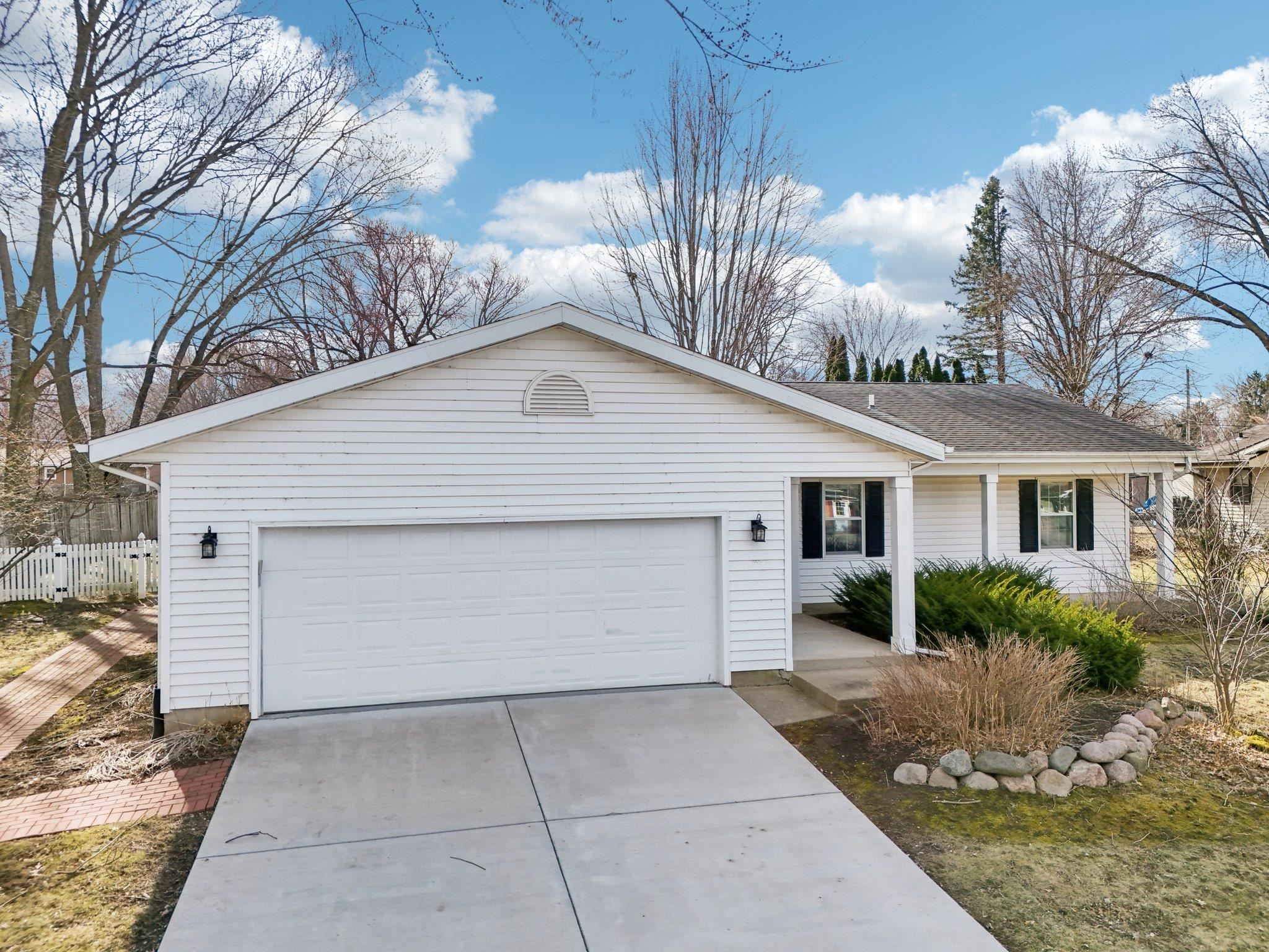 2423 River View Drive