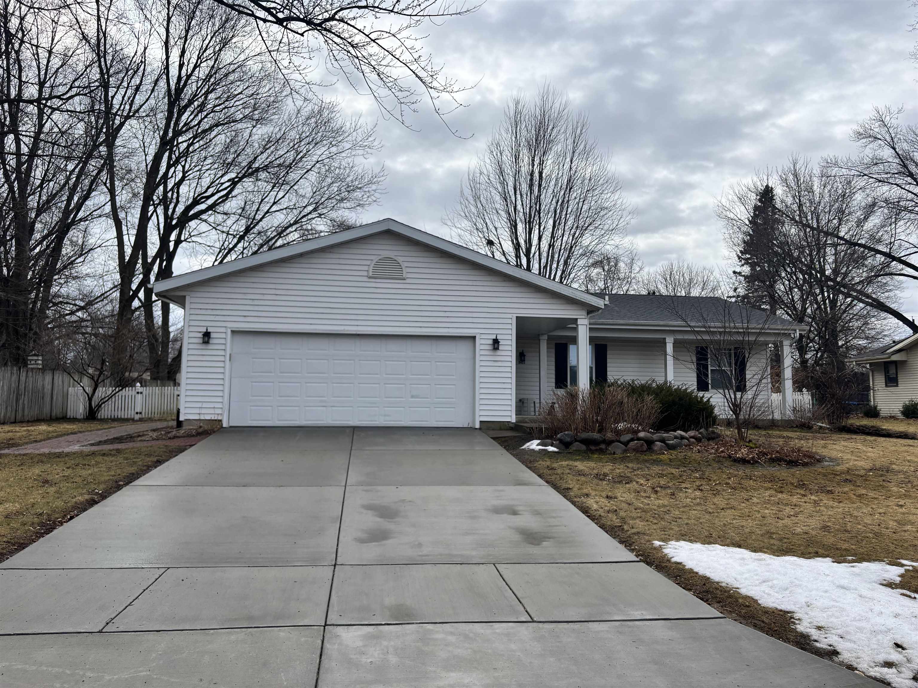 2423 River View Drive