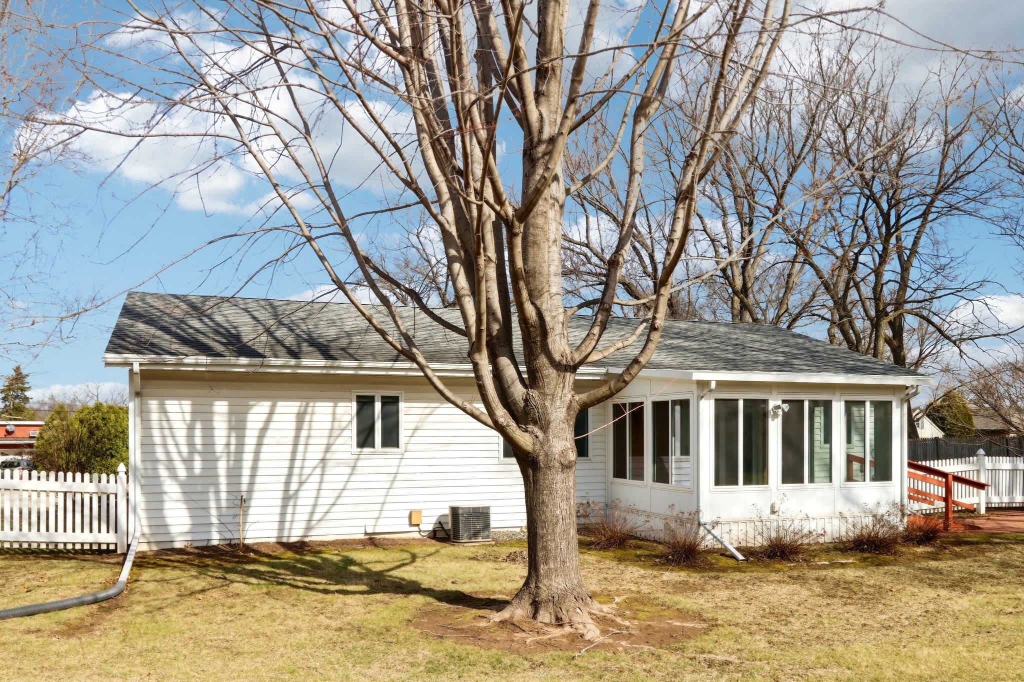 2423 River View Drive