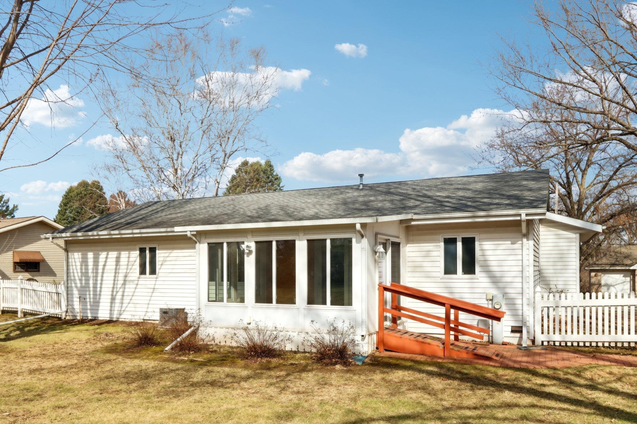 2423 River View Drive
