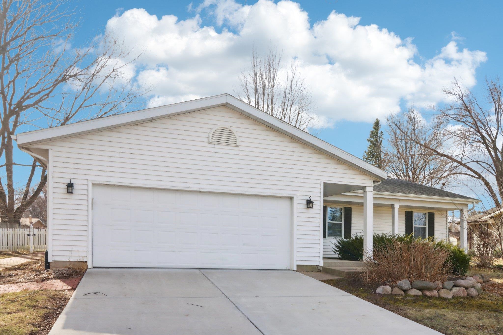 2423 River View Drive