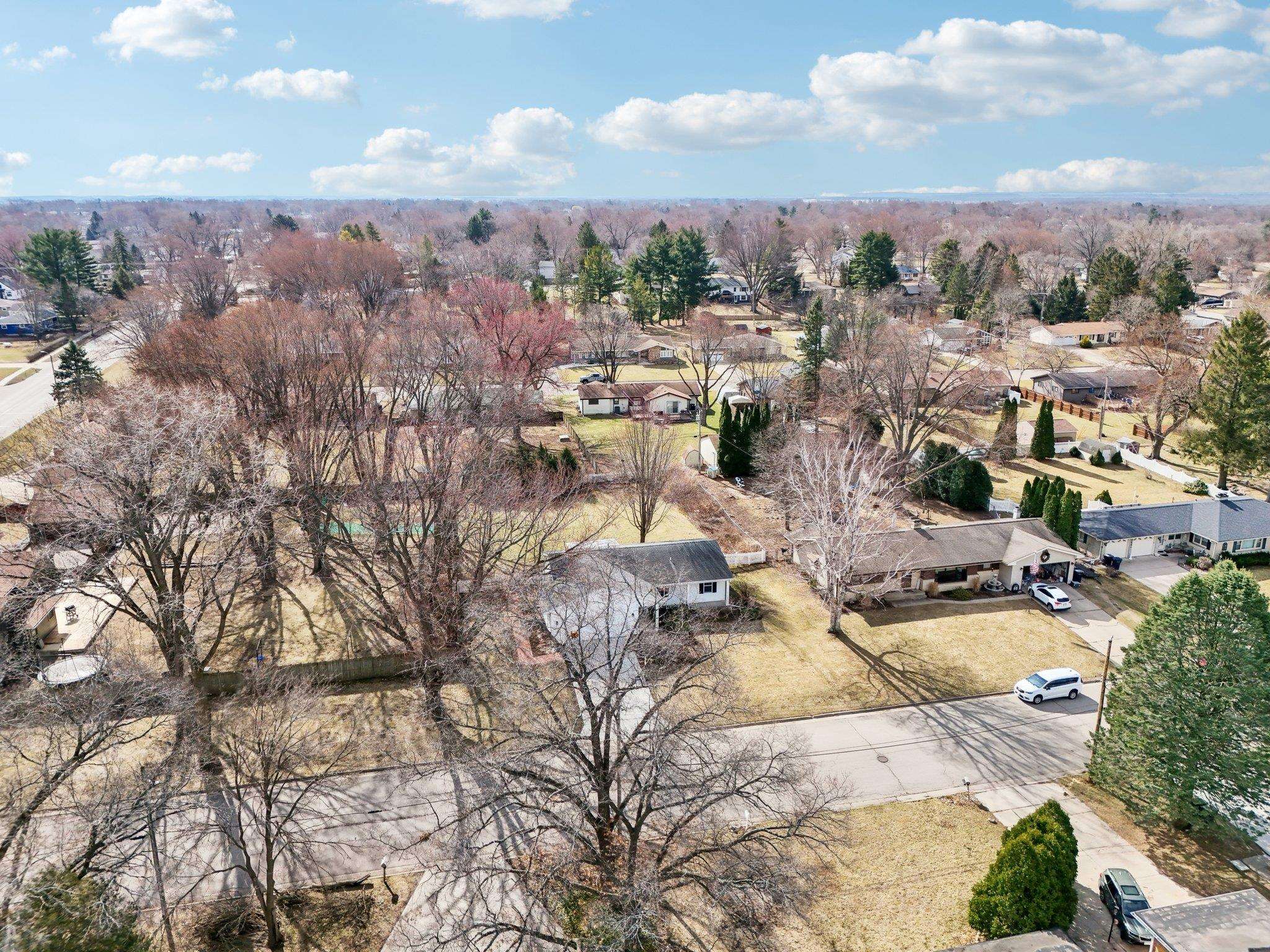 2423 River View Drive