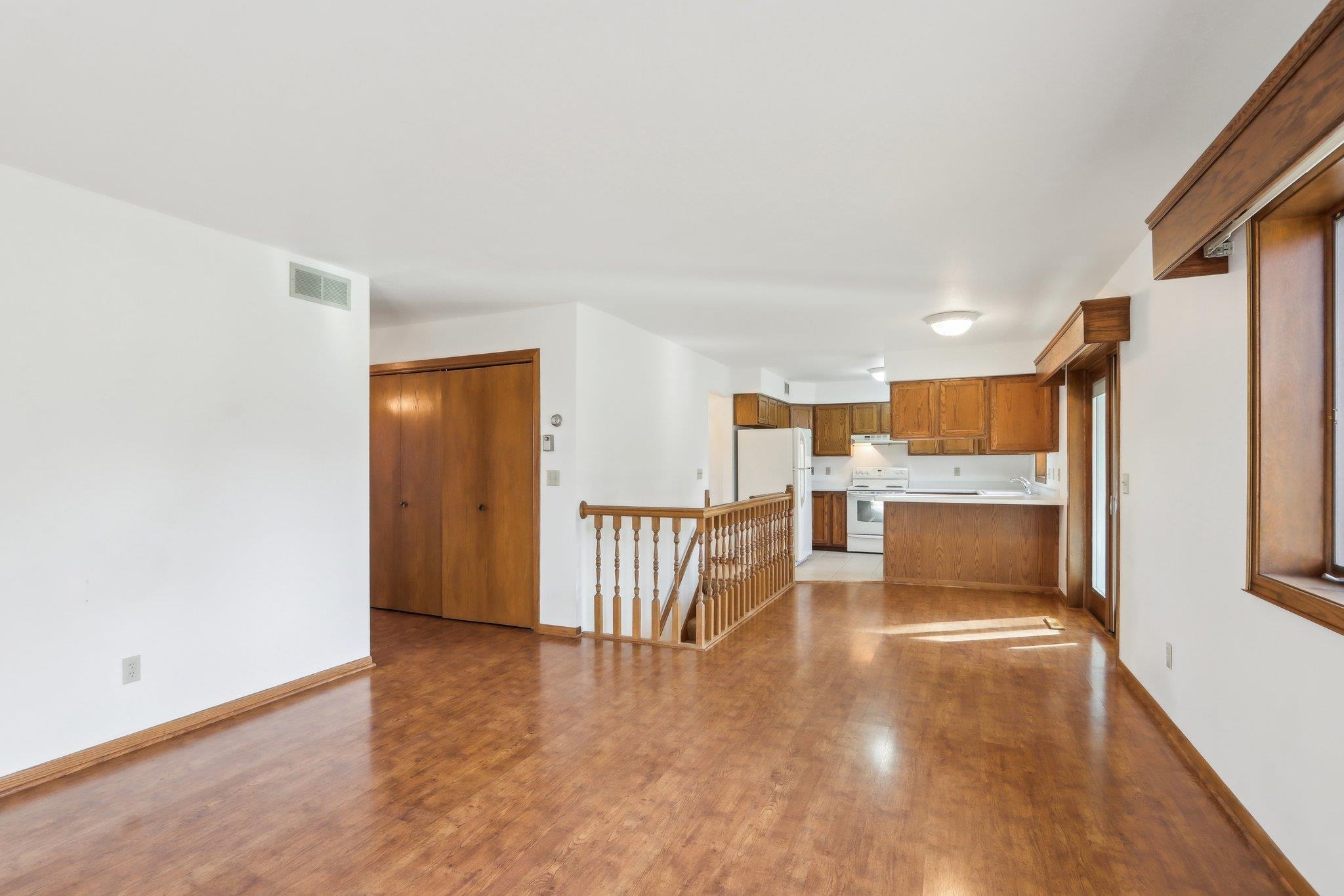 2423 River View Drive
