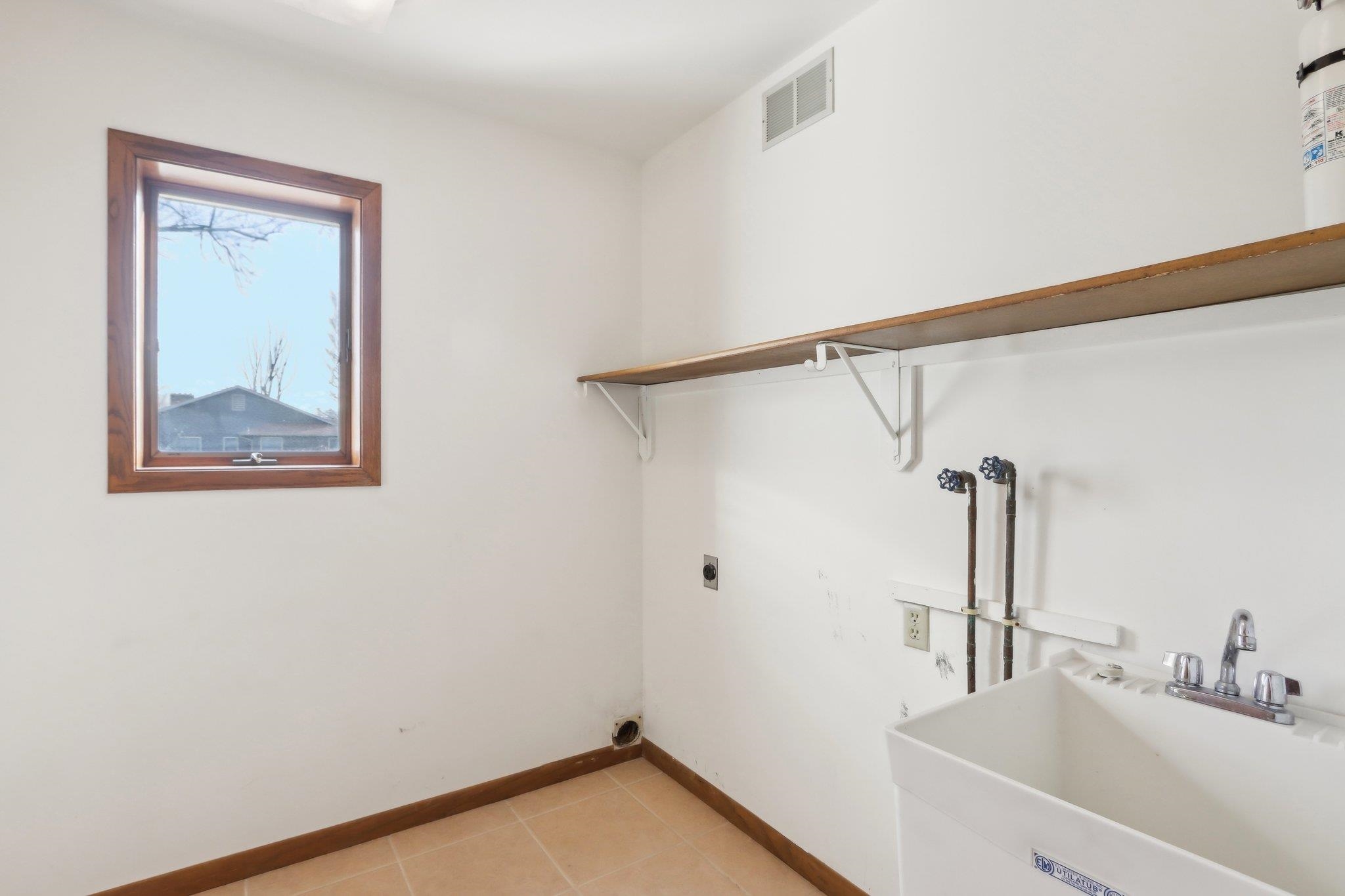 2423 River View Drive