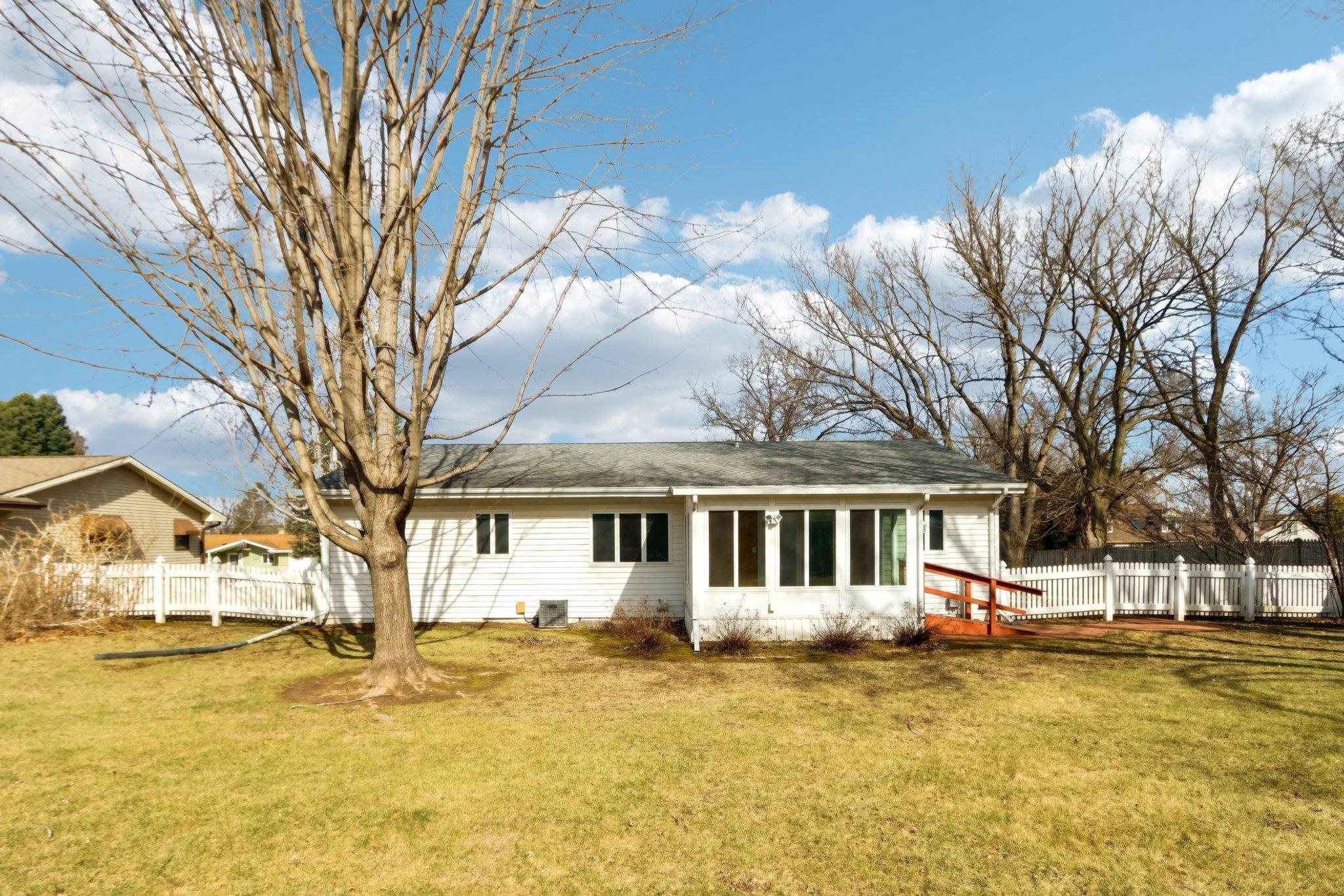 2423 River View Drive
