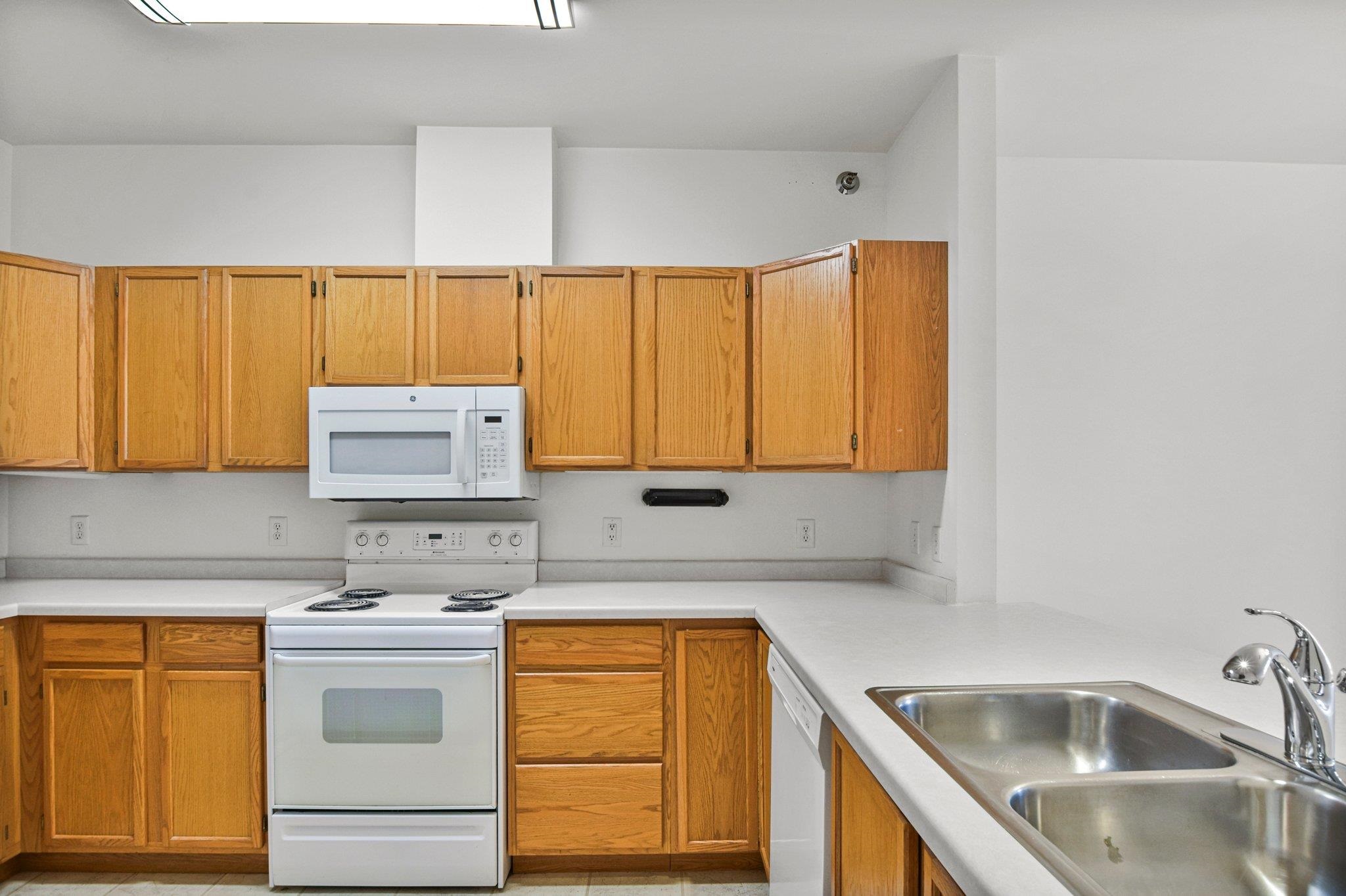 301 Harbour Town Drive 329