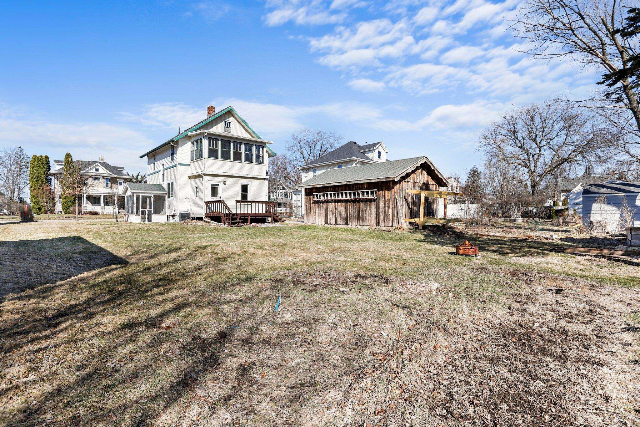 201 S Van Buren Street