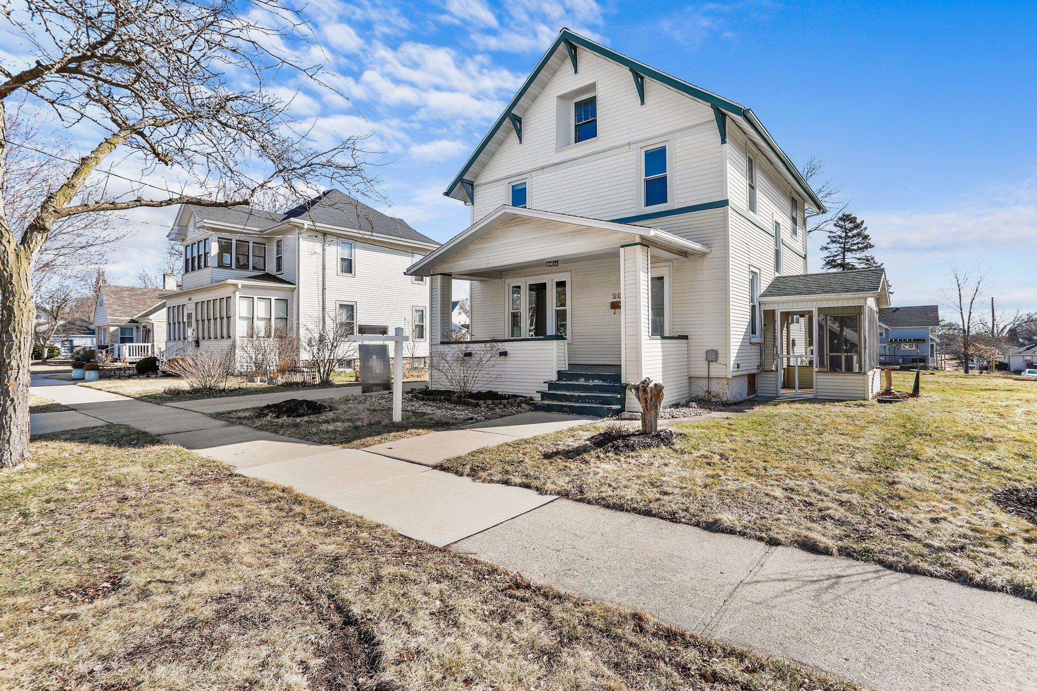 201 S Van Buren Street