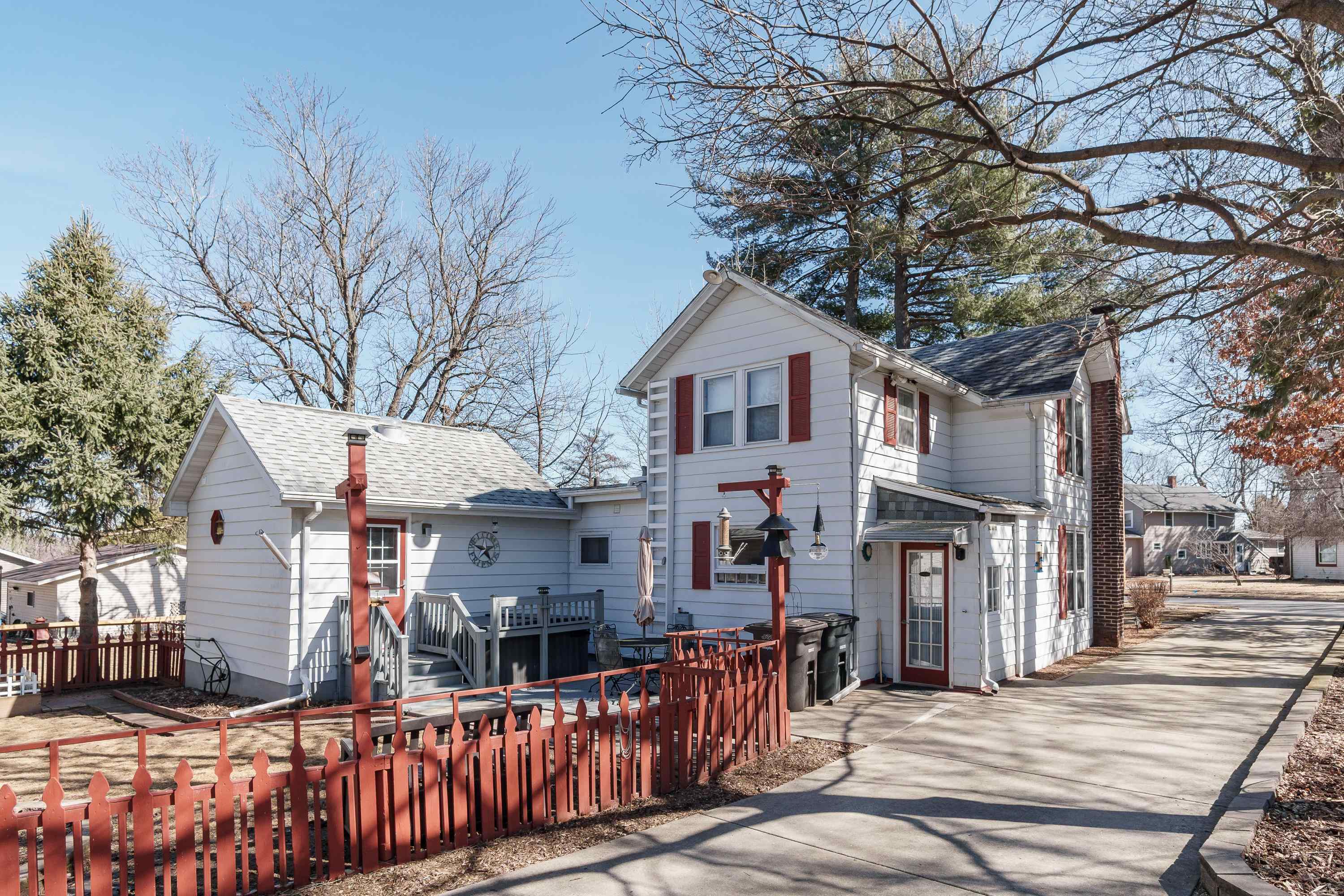 225 Plumb Street