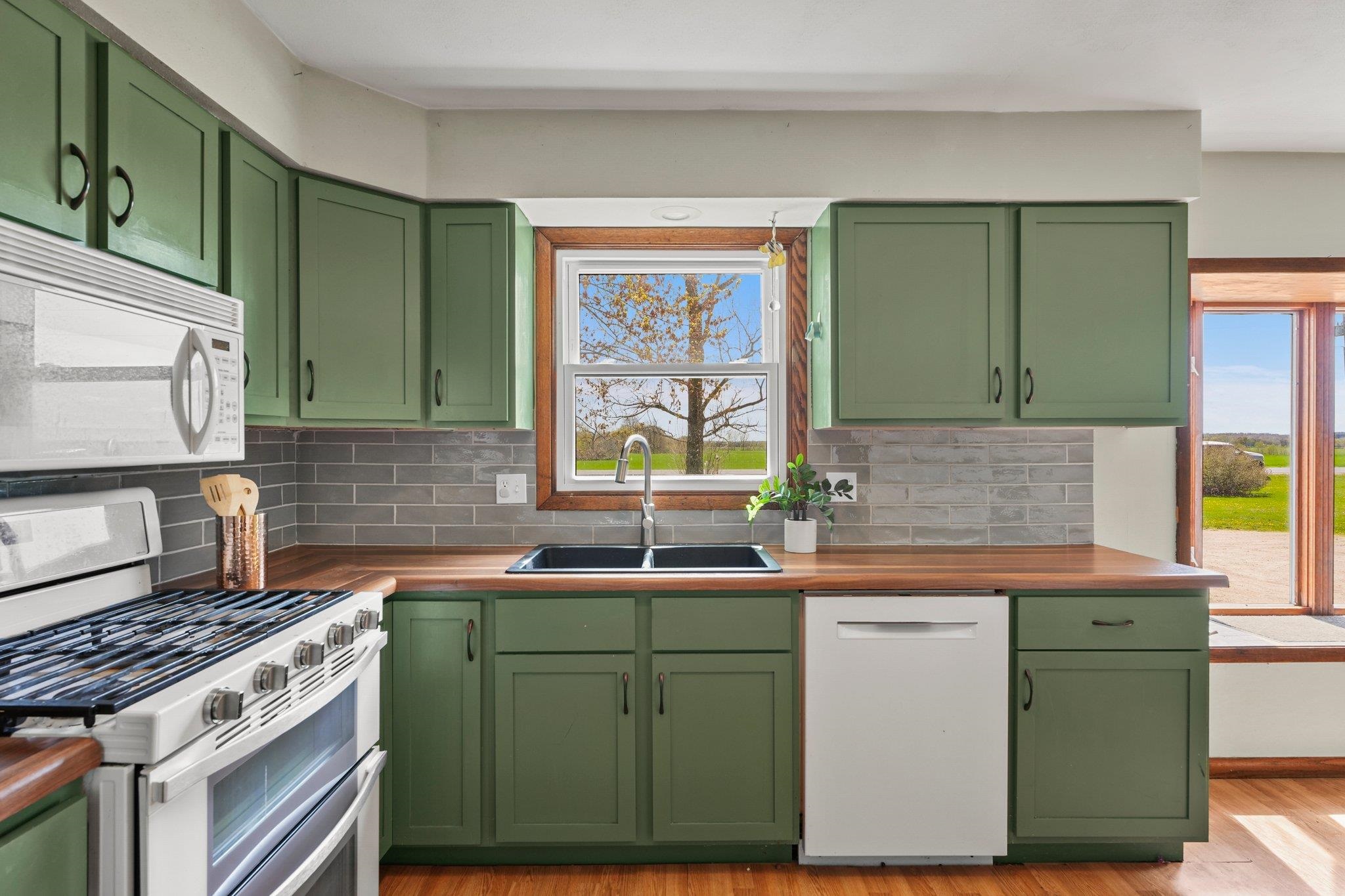 3902 Rutland Dunn Townline Road