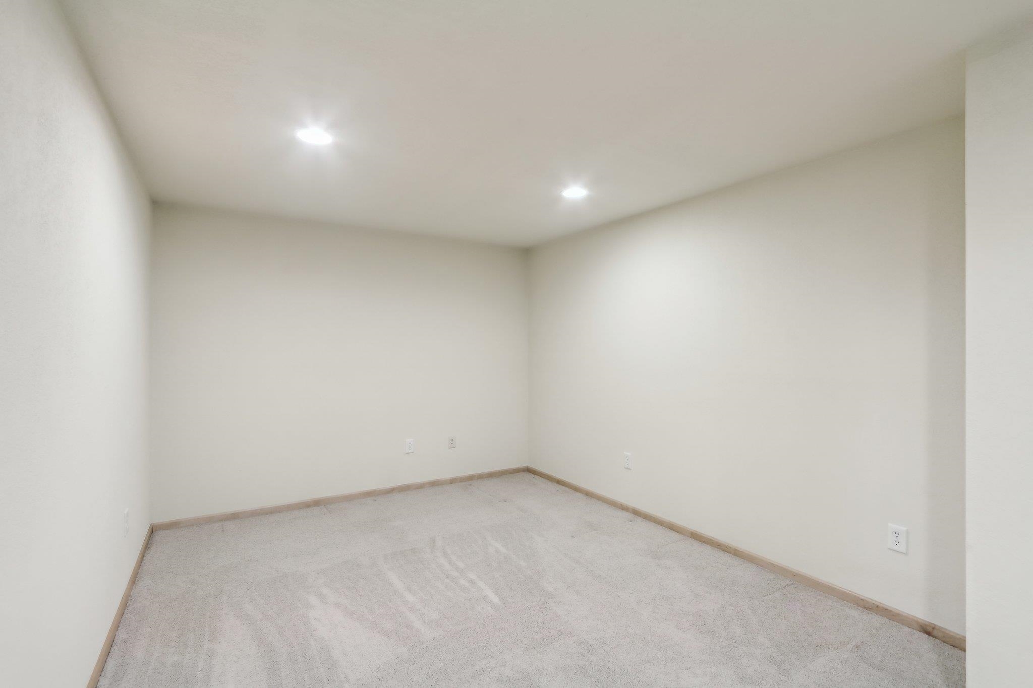 2733 Ironwood Drive Unit: 15