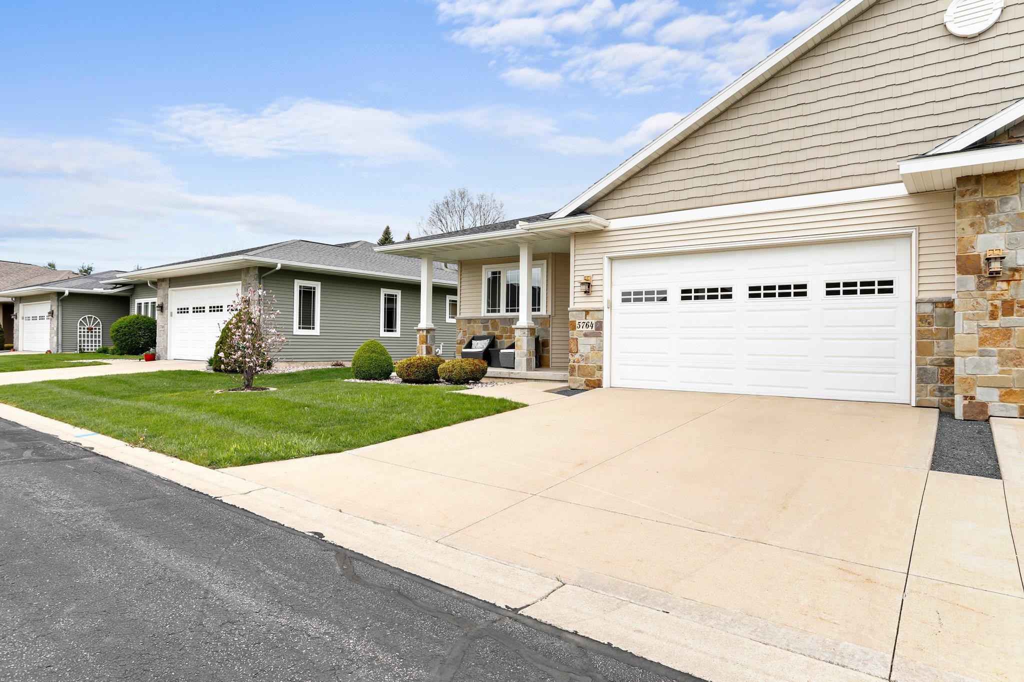 5764 Prairie Stone Drive