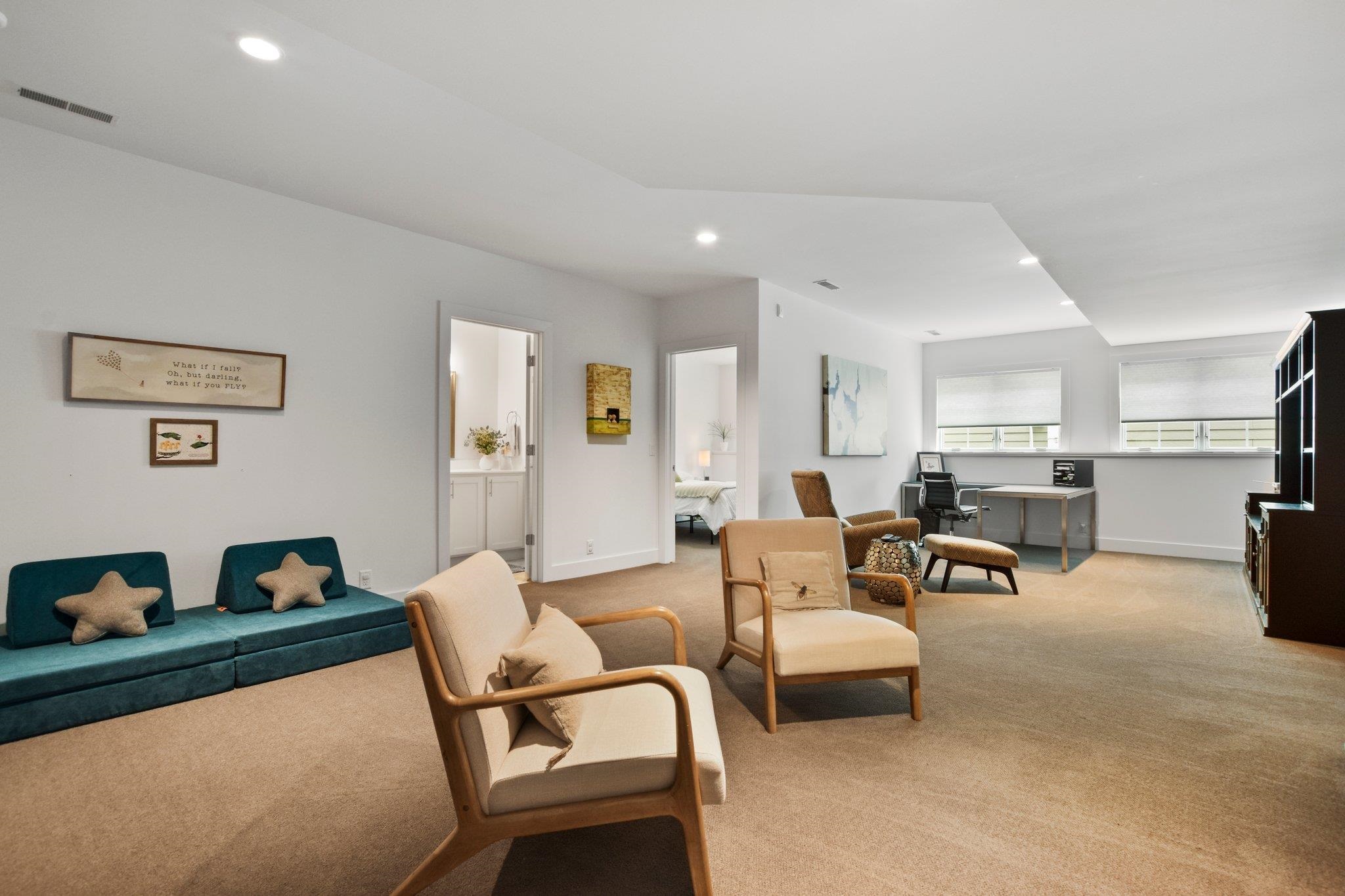 9024 Royal Oaks Circle