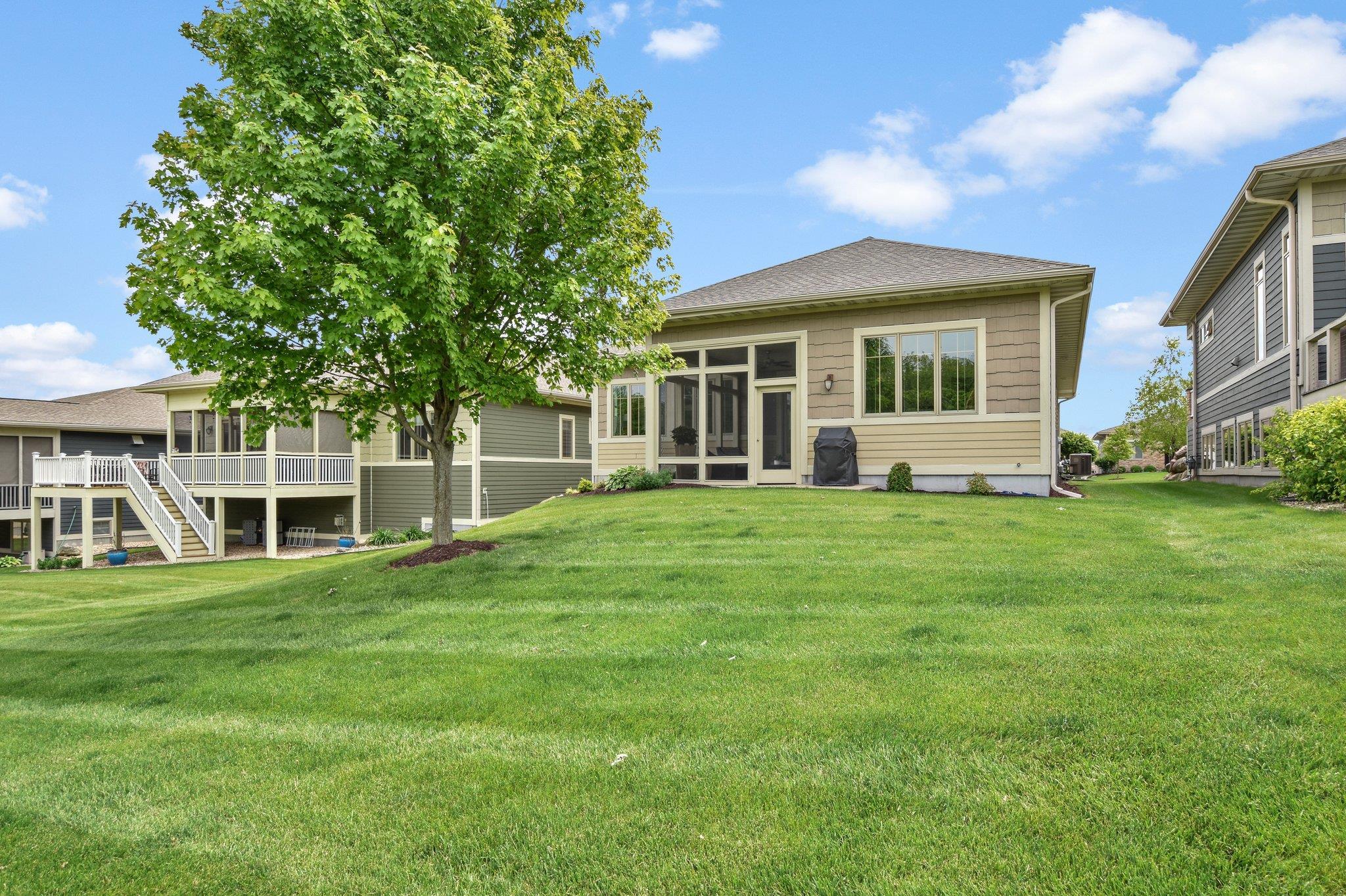 9024 Royal Oaks Circle