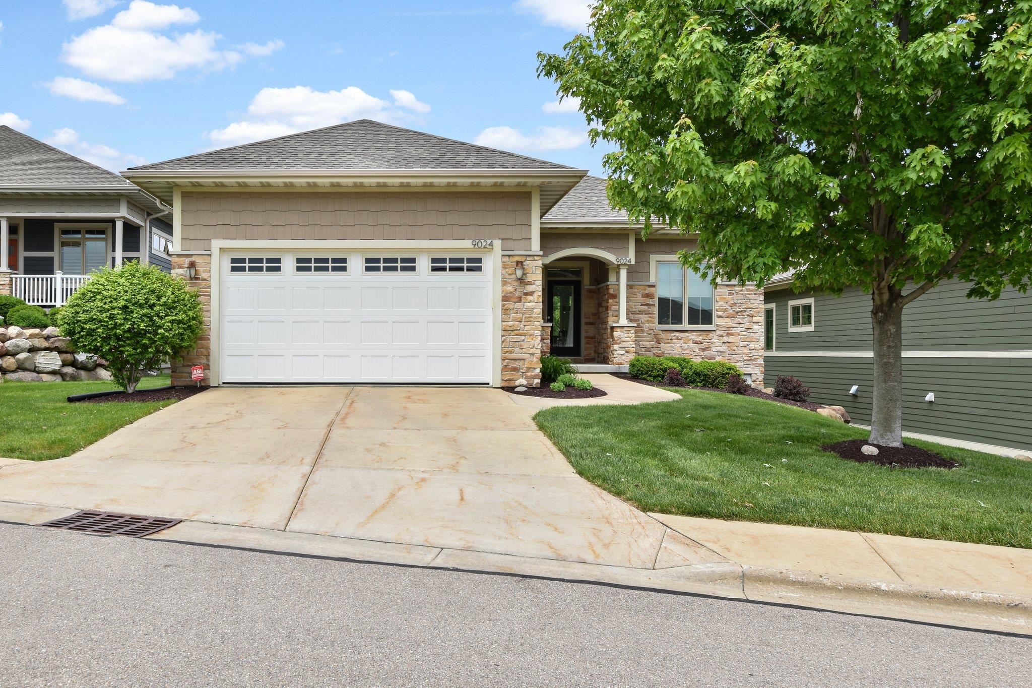 9024 Royal Oaks Circle