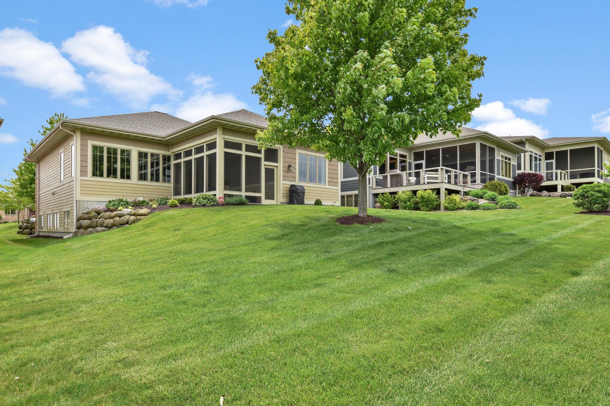 9024 Royal Oaks Circle