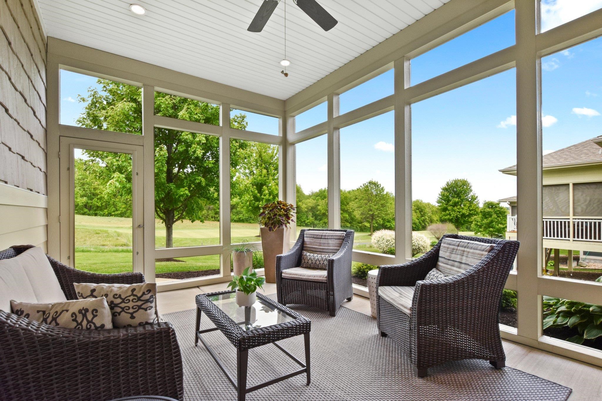 9024 Royal Oaks Circle