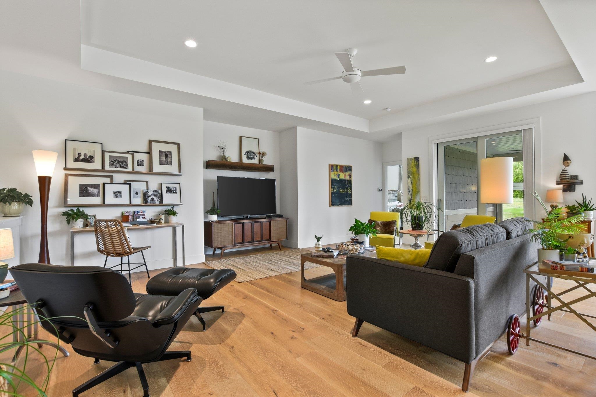 9024 Royal Oaks Circle