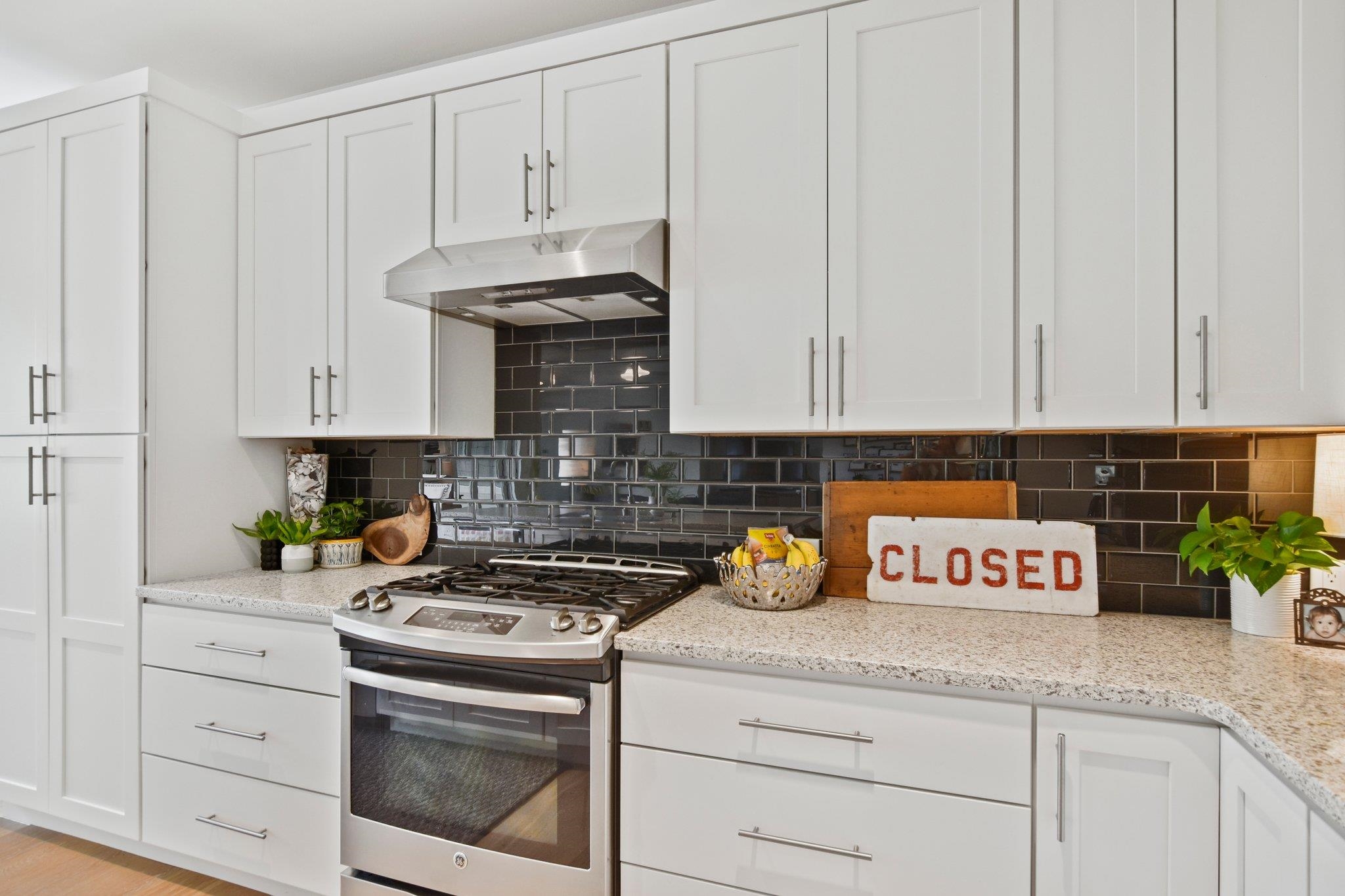 9024 Royal Oaks Circle