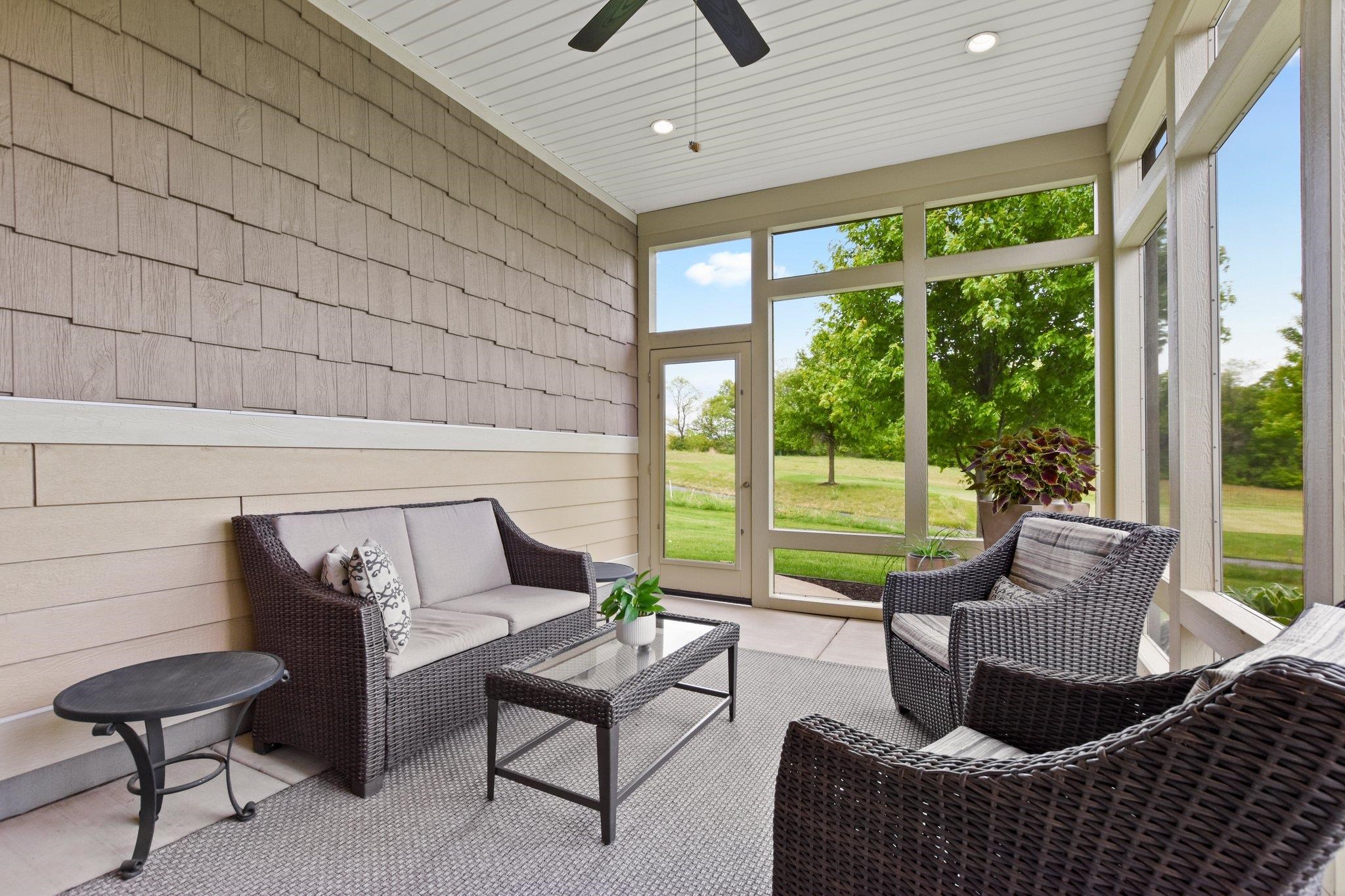 9024 Royal Oaks Circle