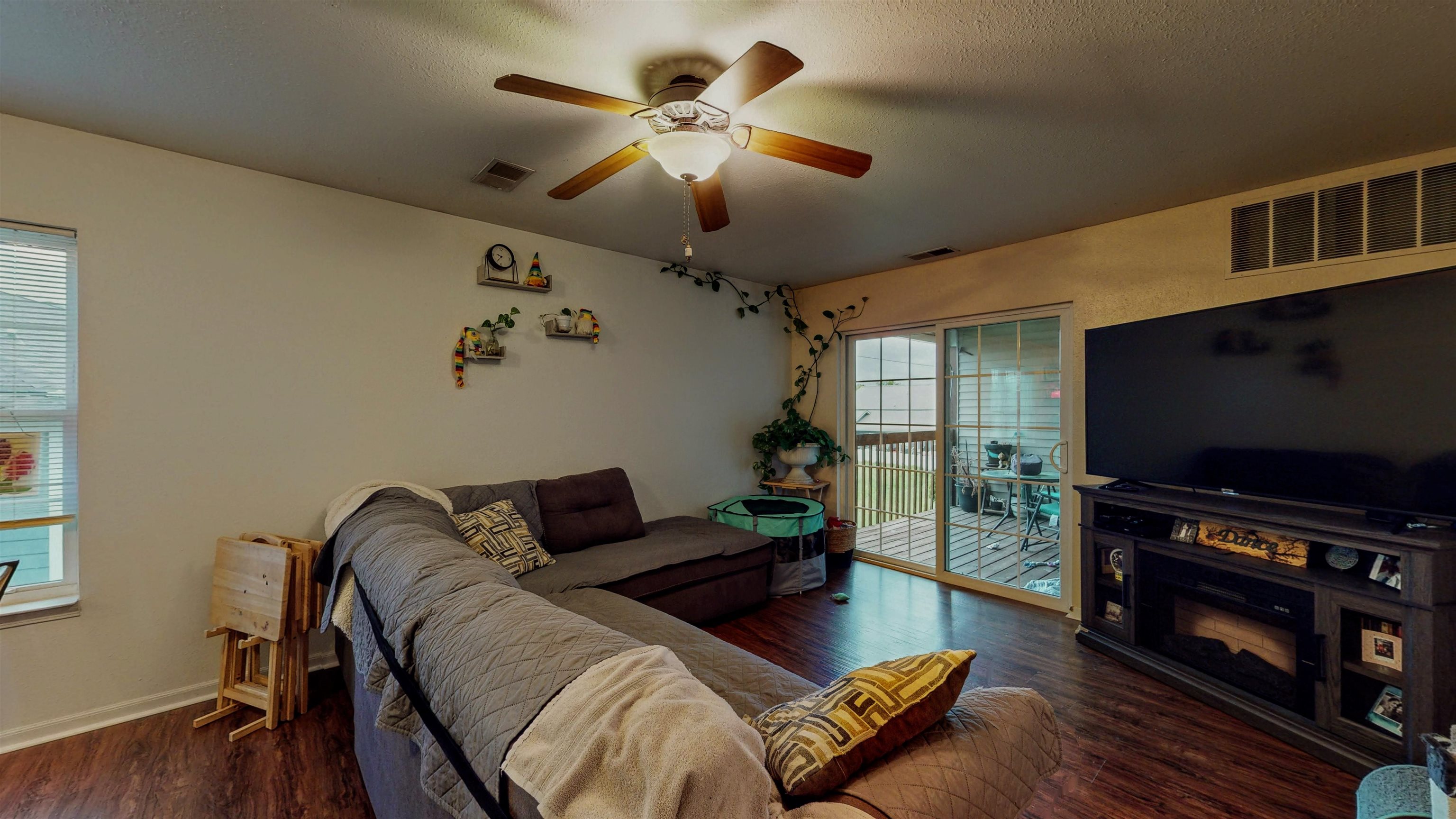619 Reena Avenue Unit: 8