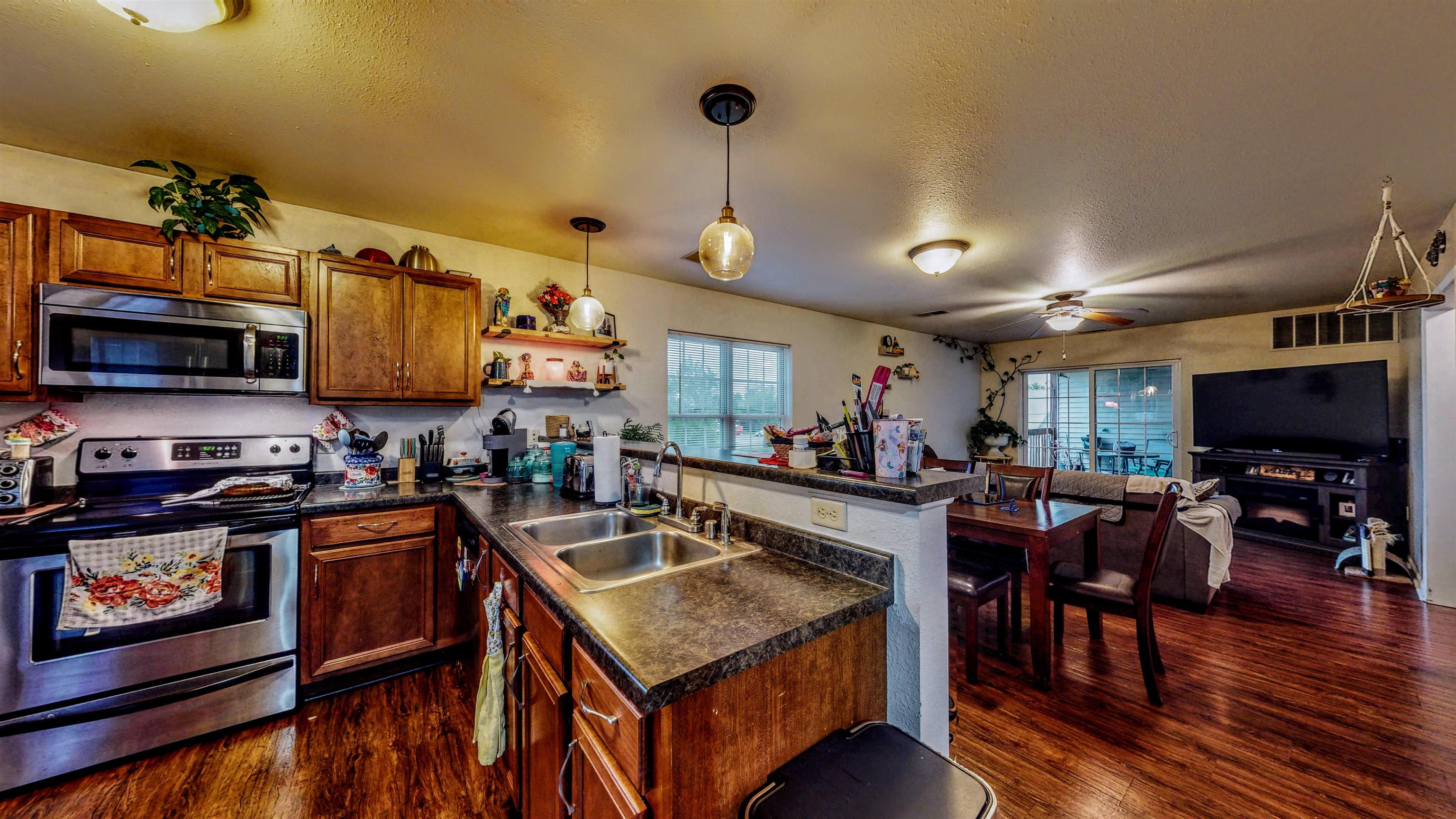619 Reena Avenue Unit: 8