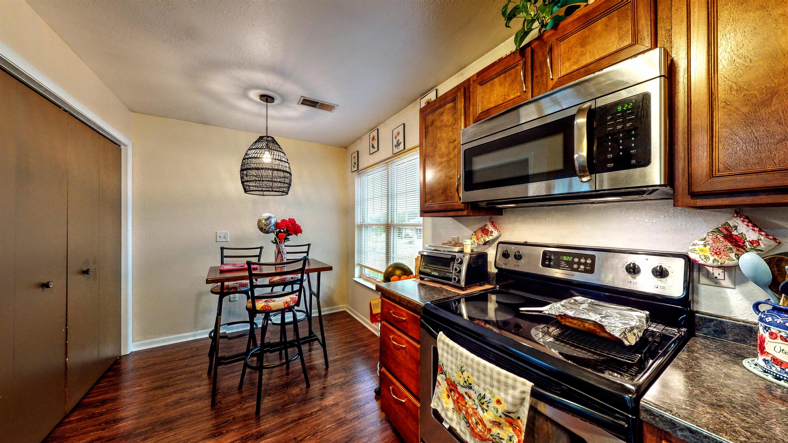 619 Reena Avenue Unit: 8