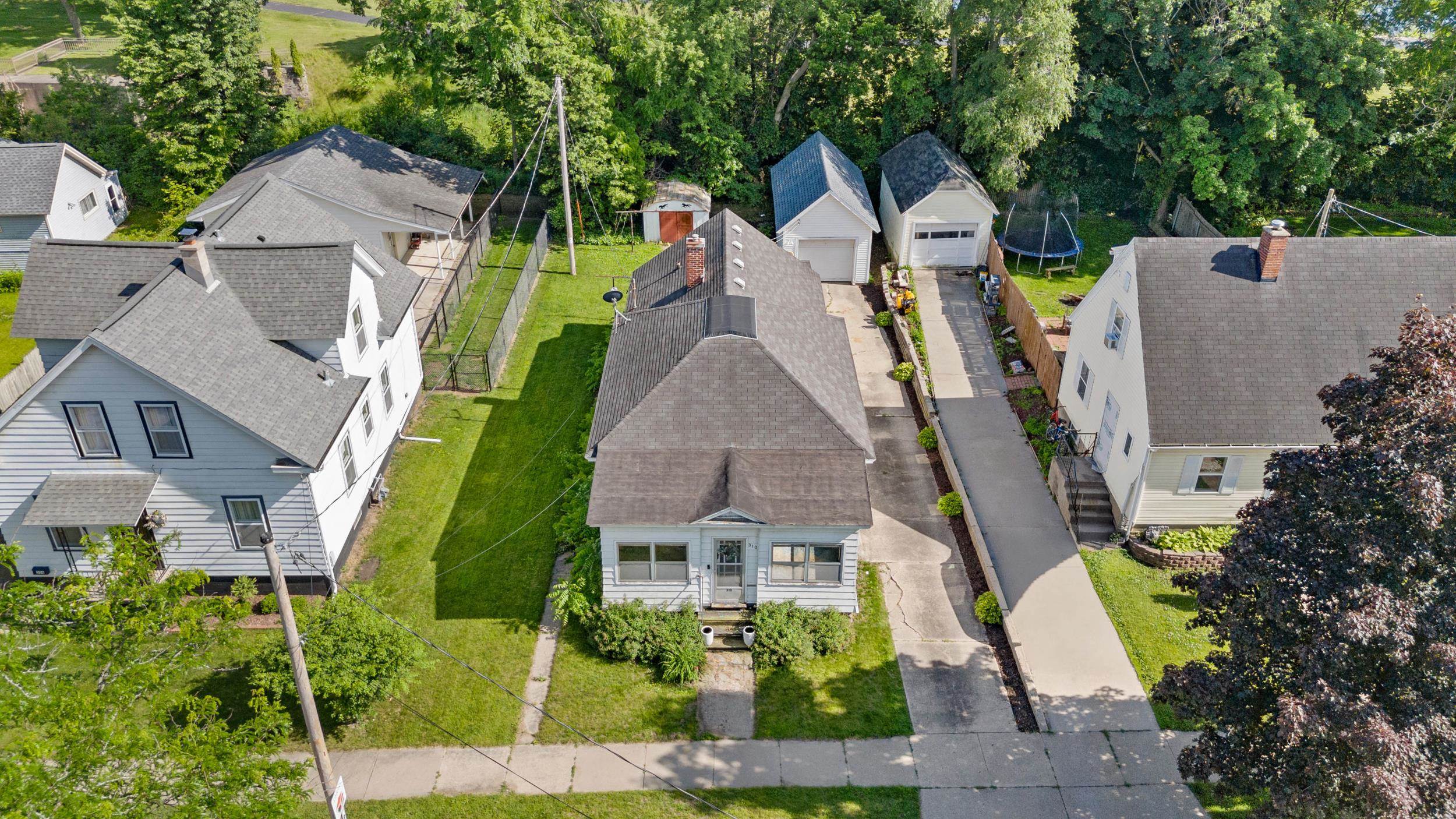 310 W Edgewater Street