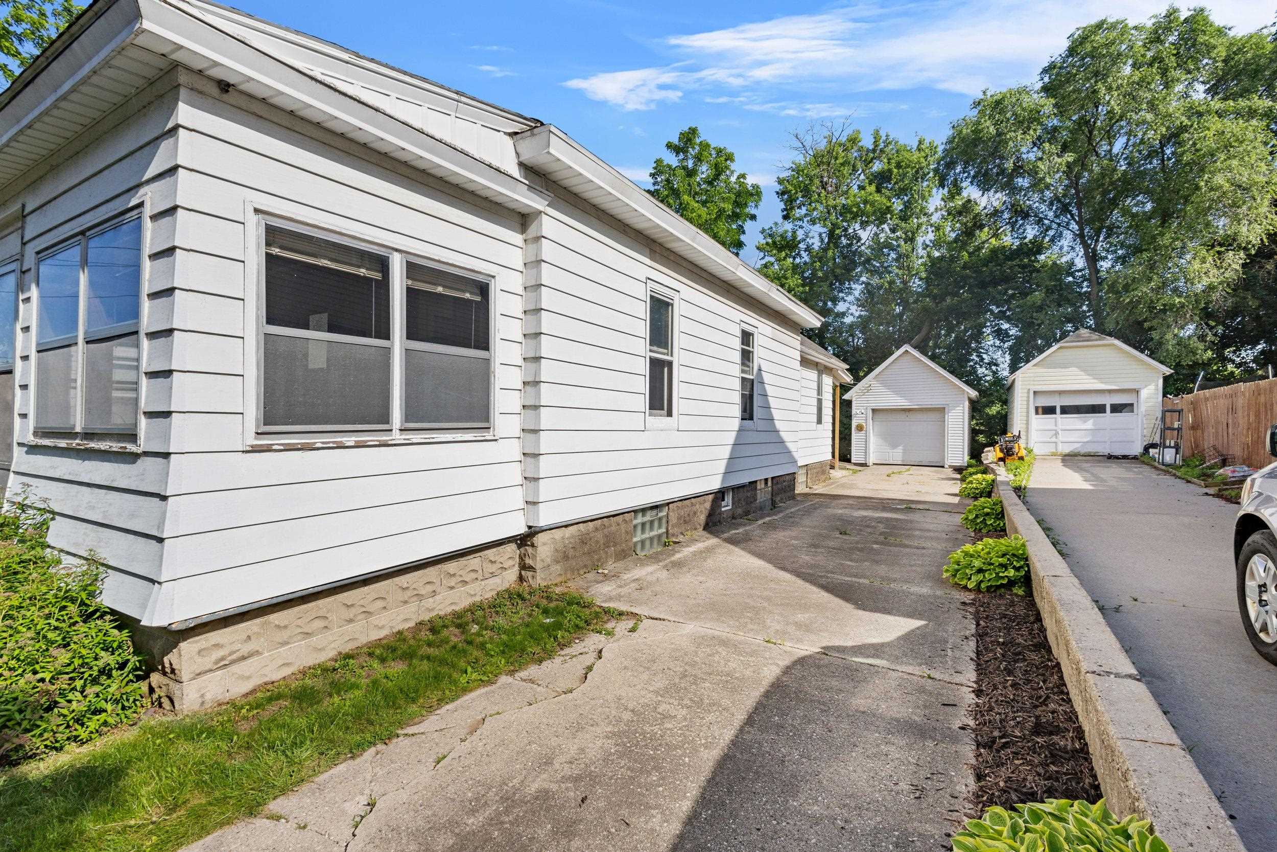 310 W Edgewater Street