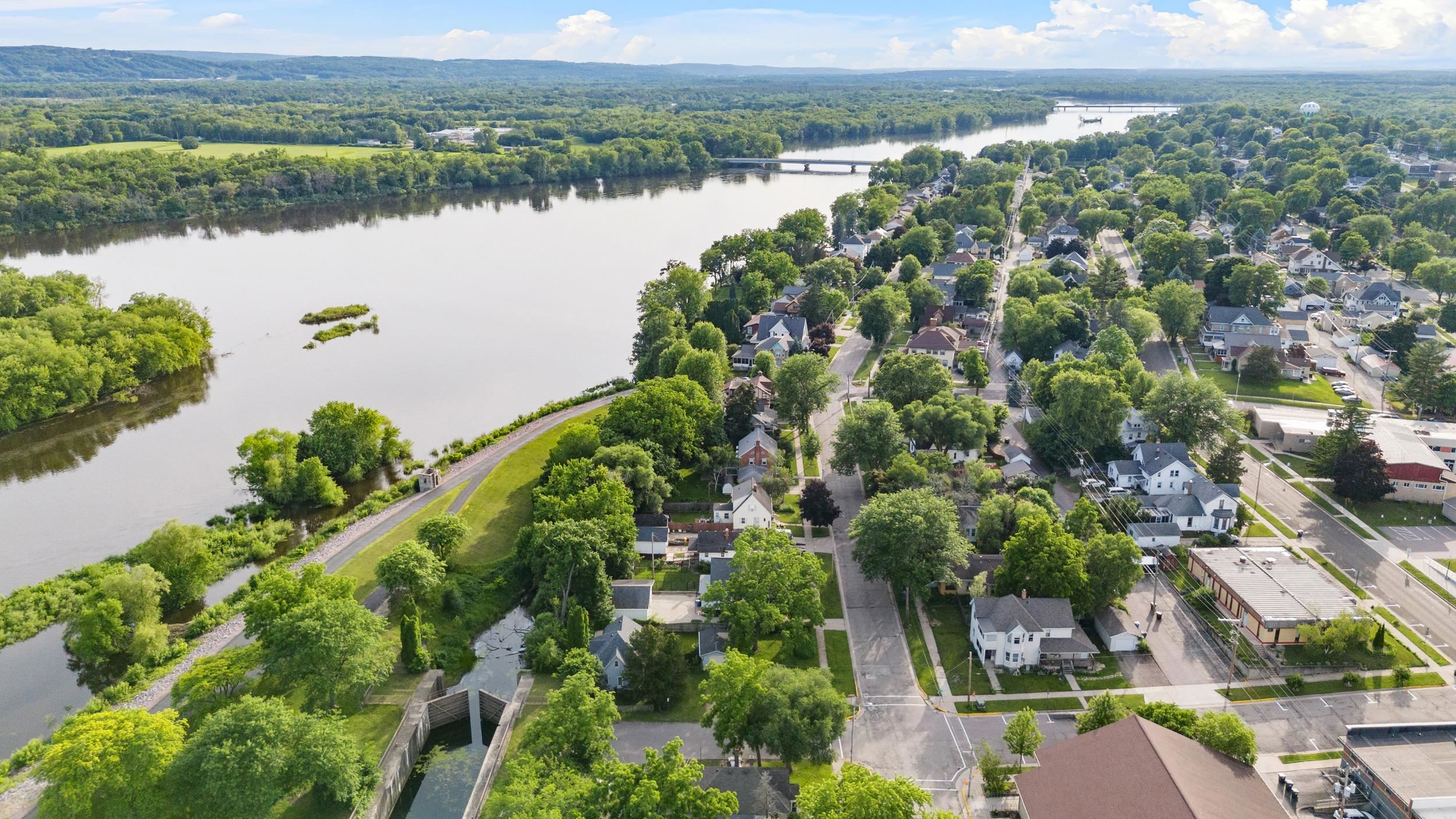 310 W Edgewater Street