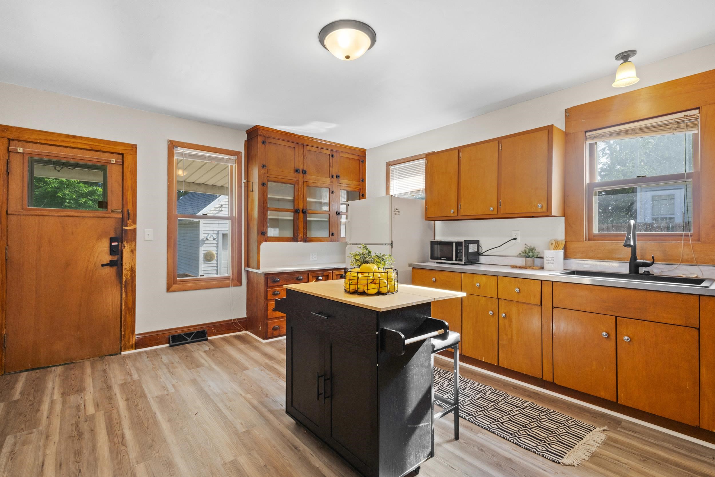 310 W Edgewater Street