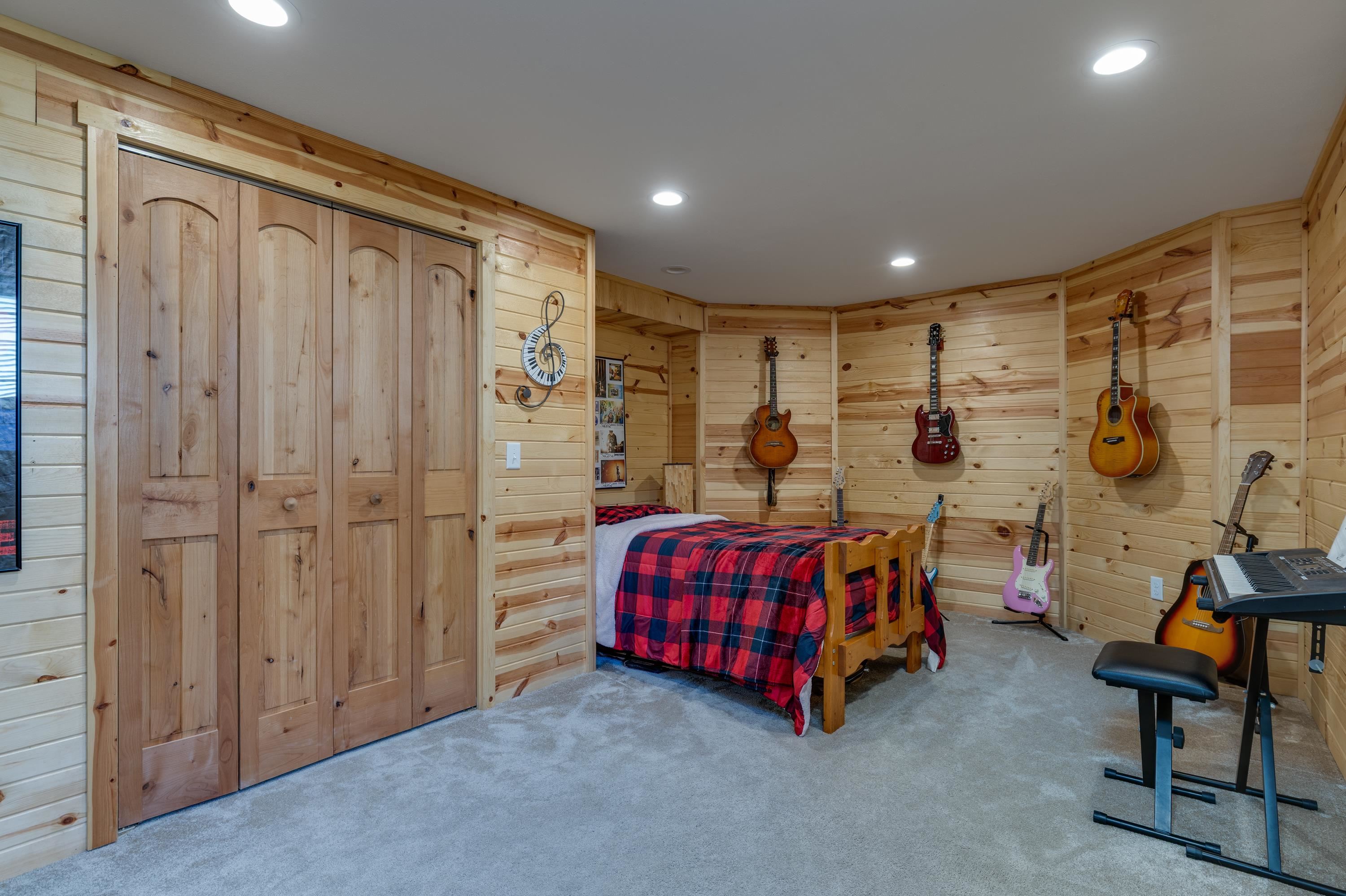 816 Chickadee Drive