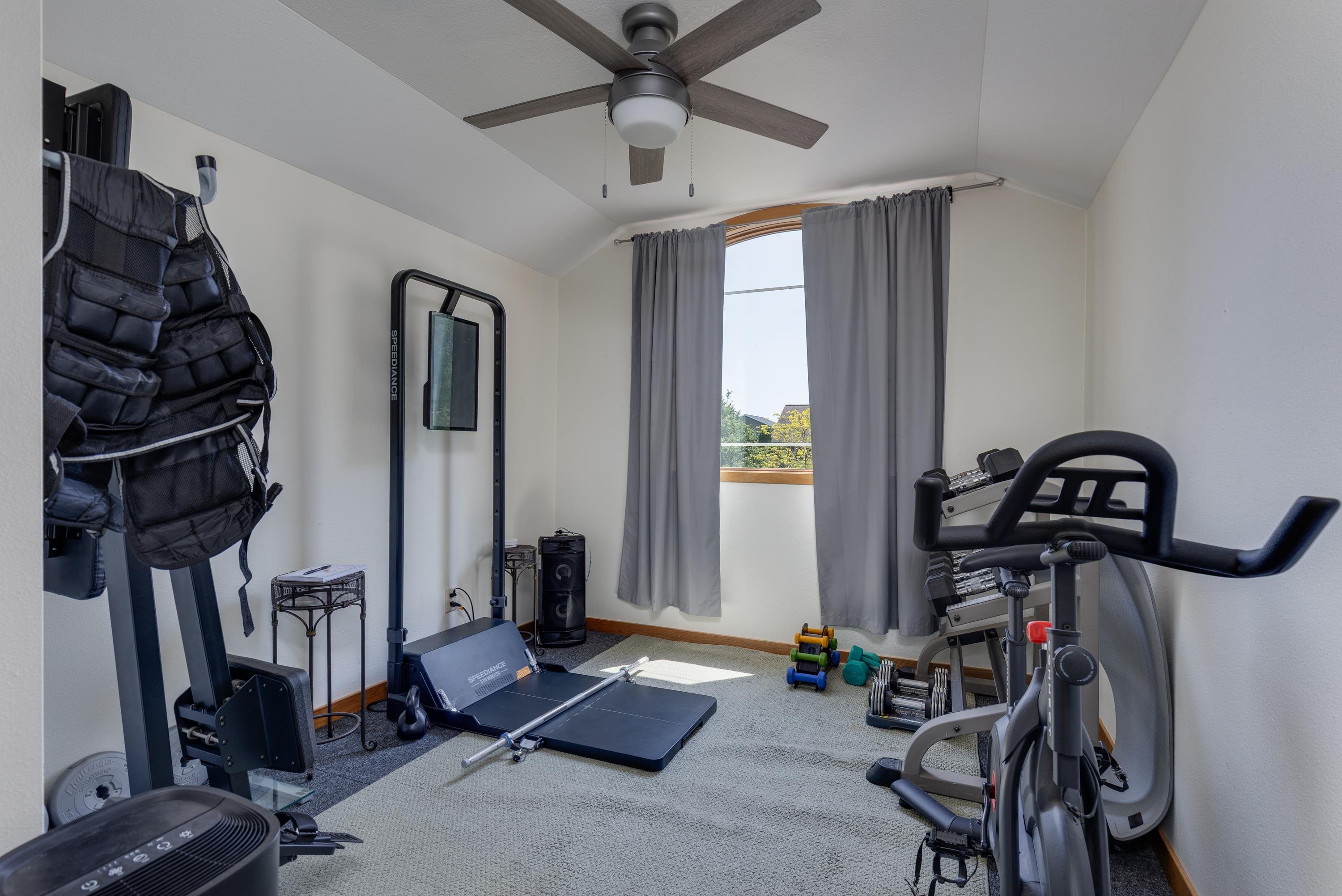 816 Chickadee Drive