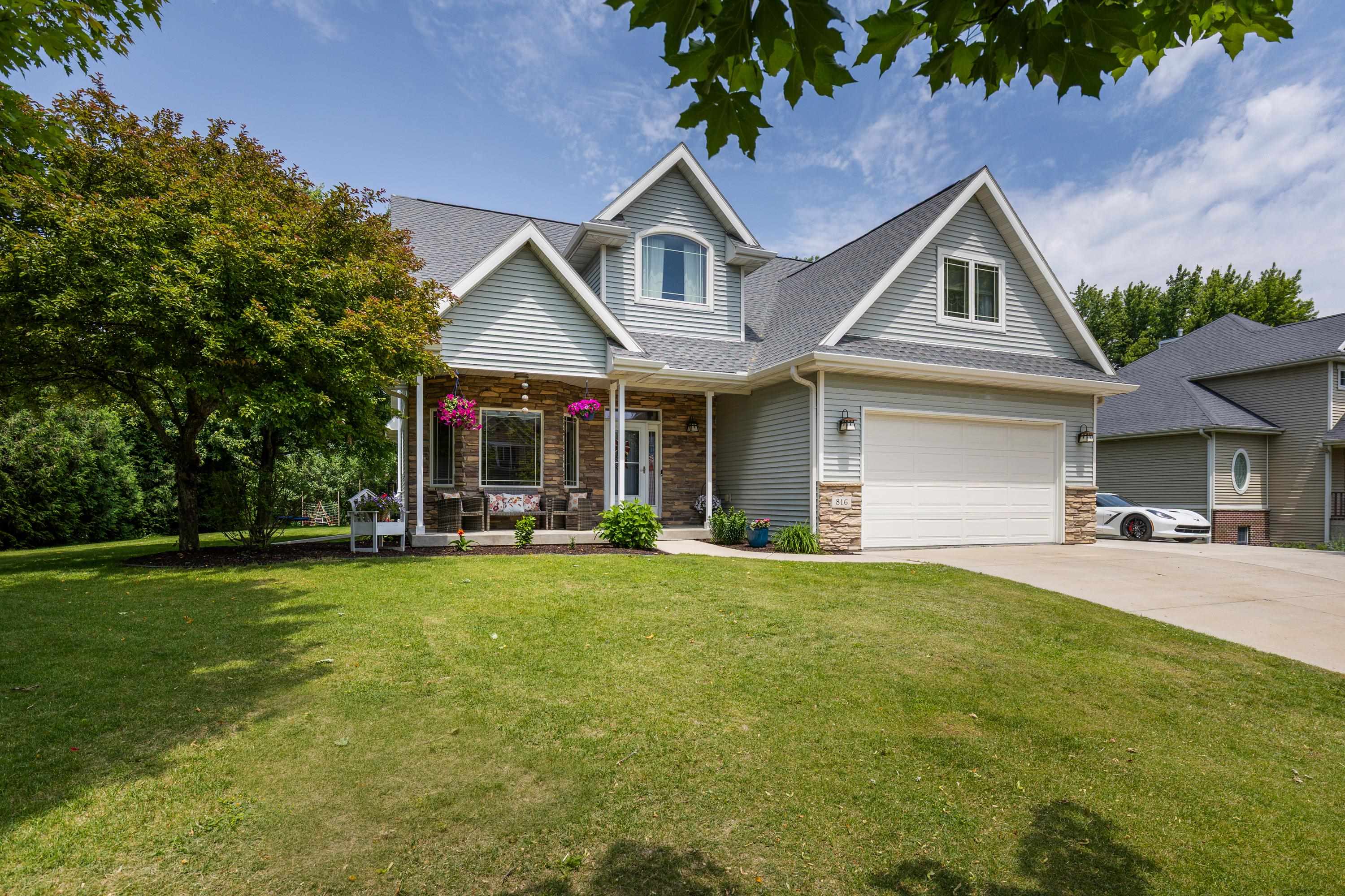 816 Chickadee Drive