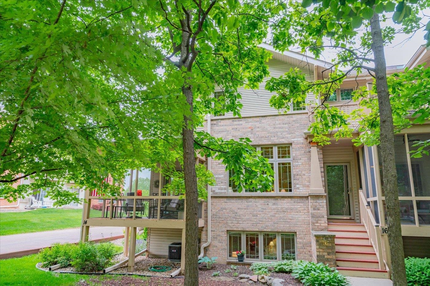 14 Wood Brook Way