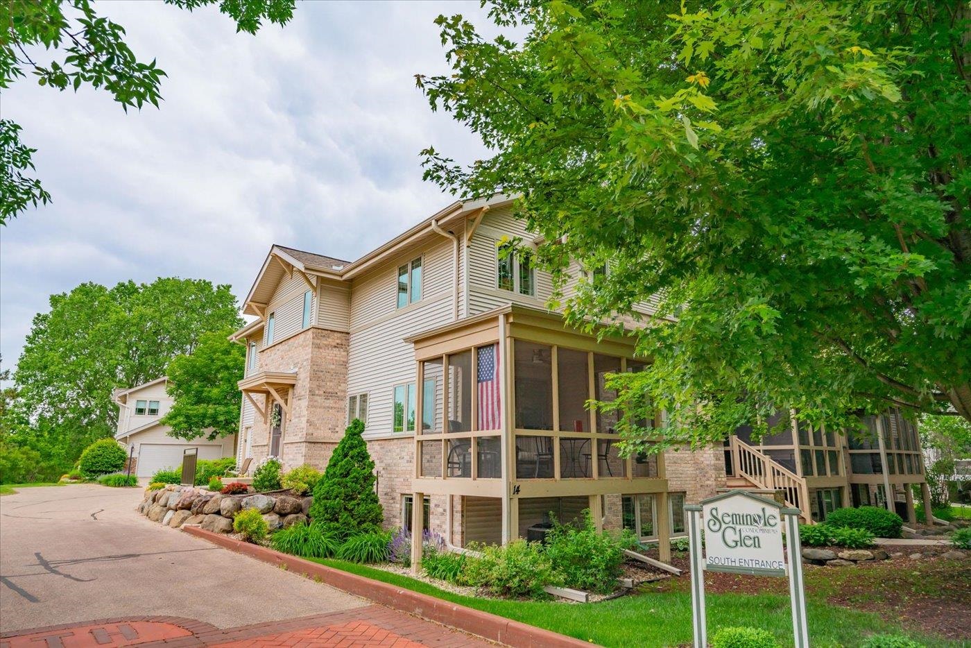 14 Wood Brook Way