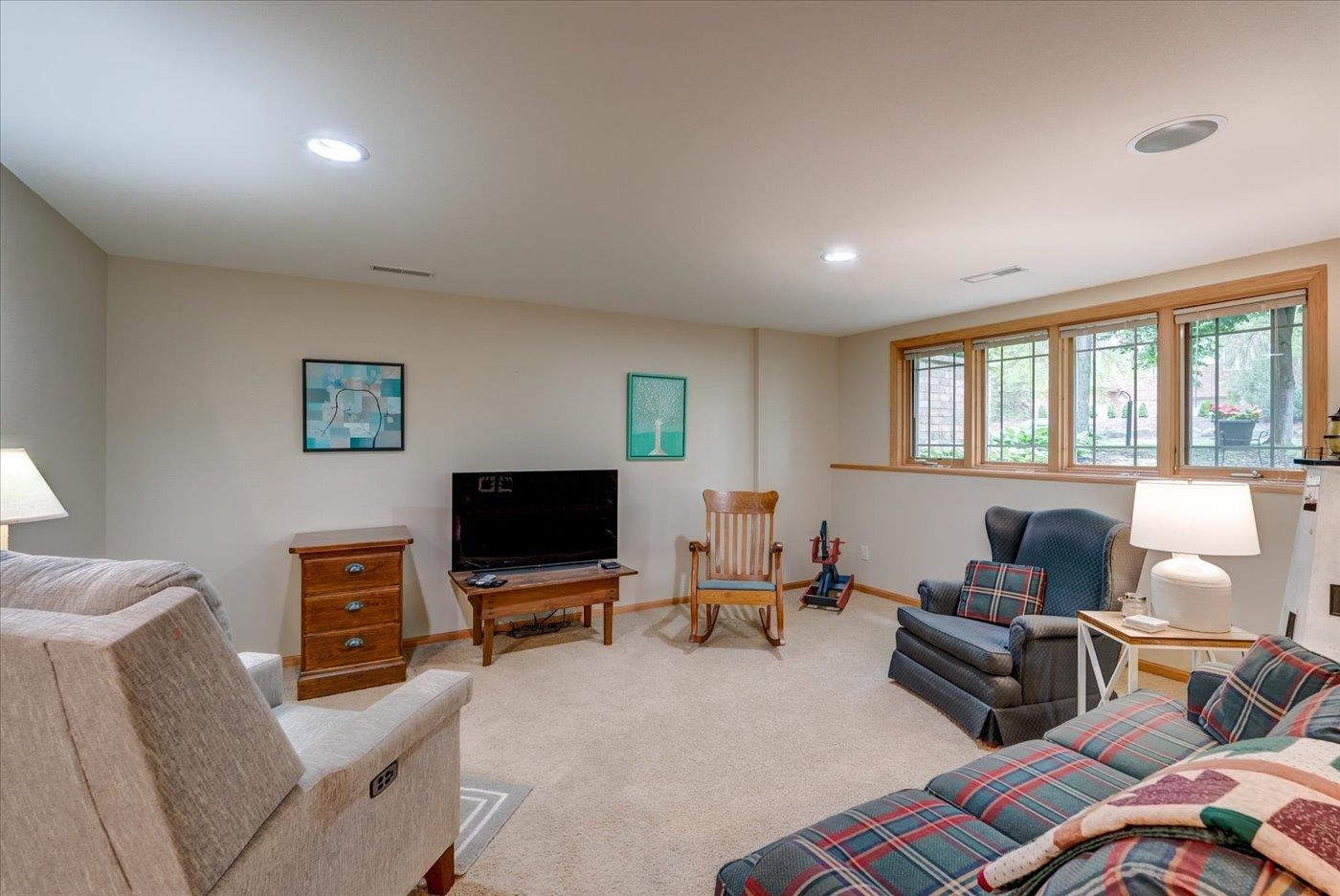 14 Wood Brook Way