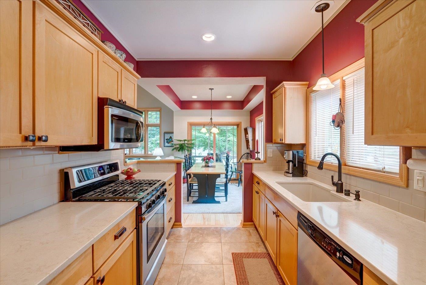 14 Wood Brook Way