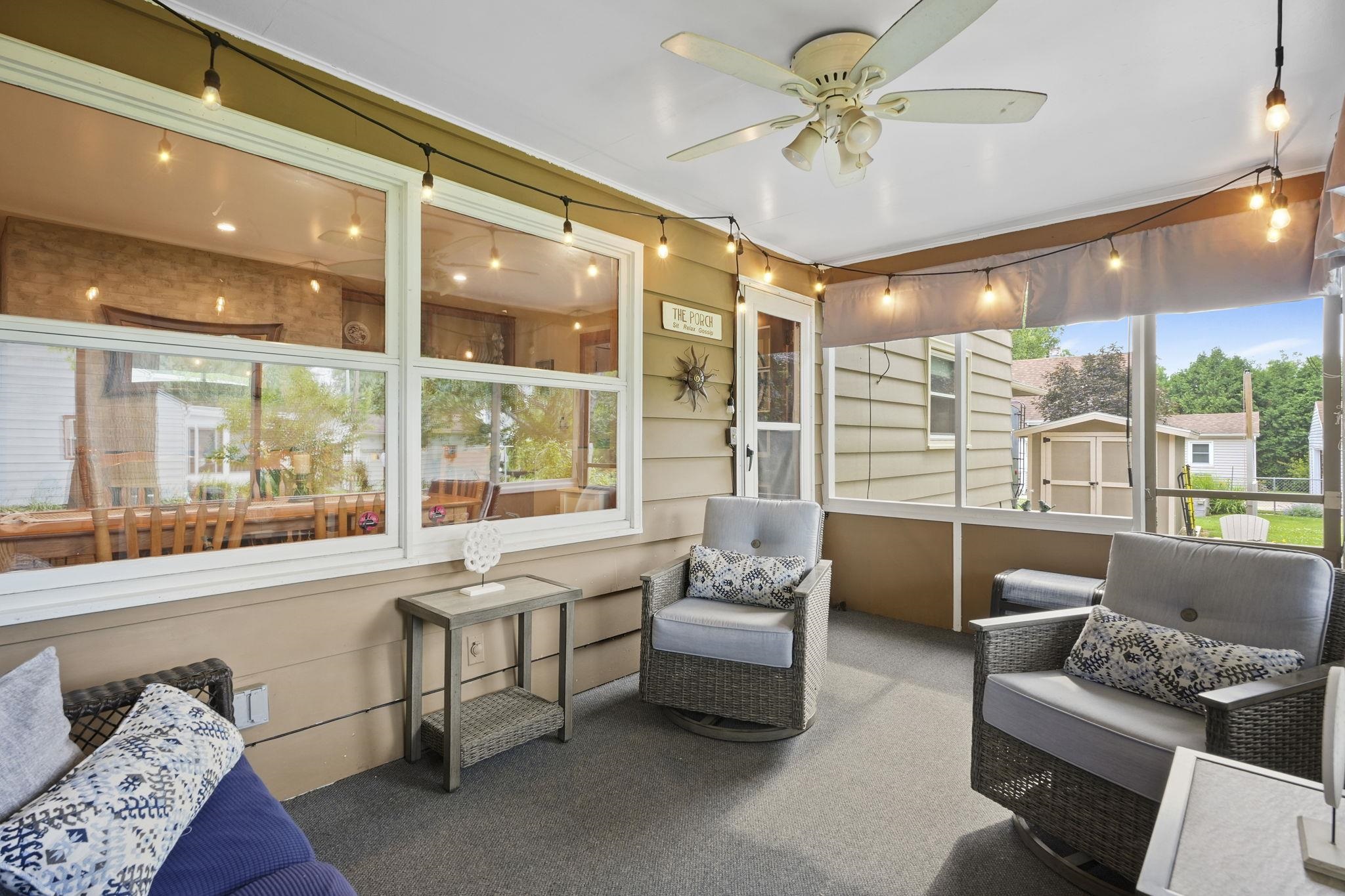 300 W Chicago Street