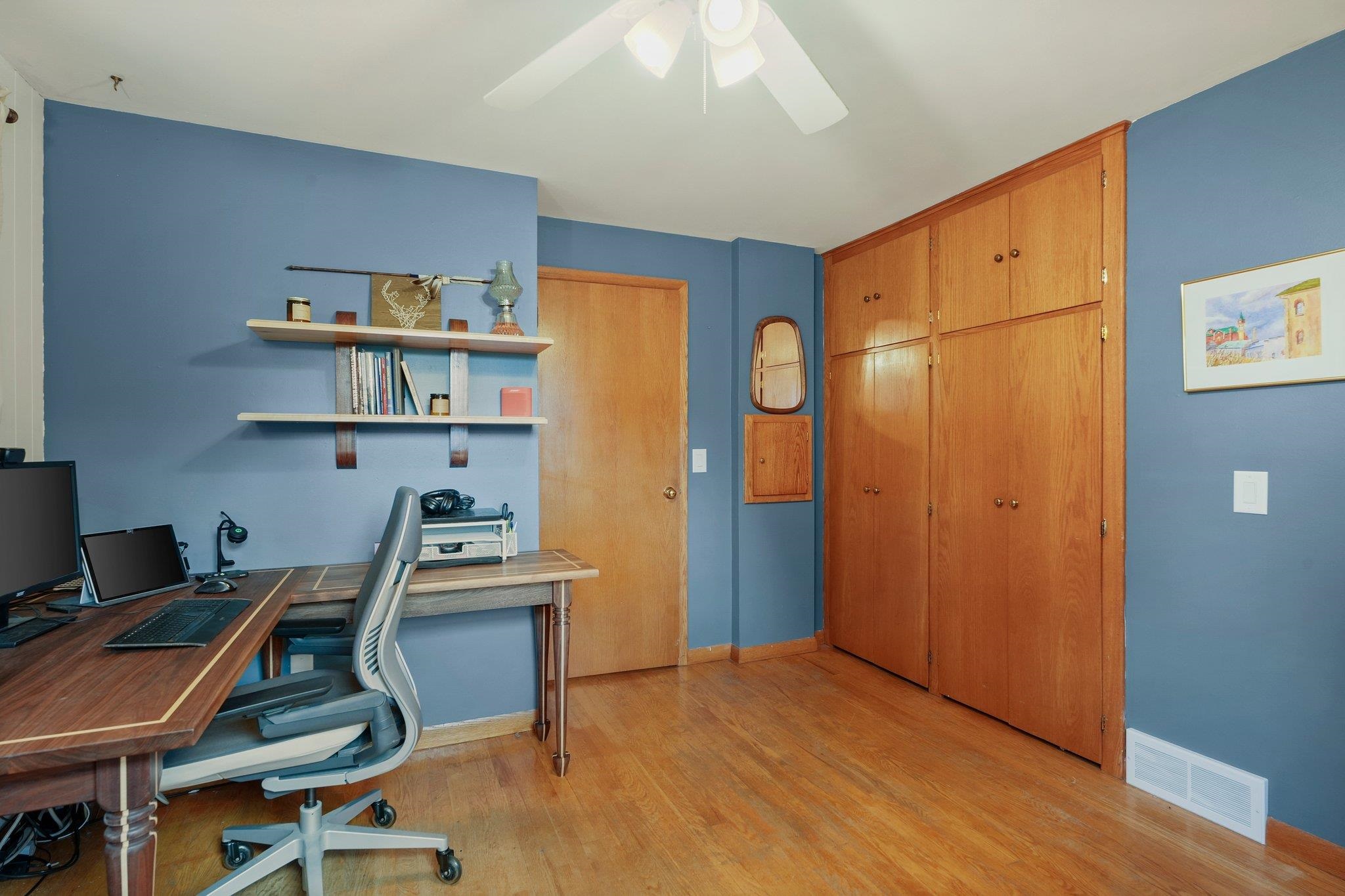 300 W Chicago Street