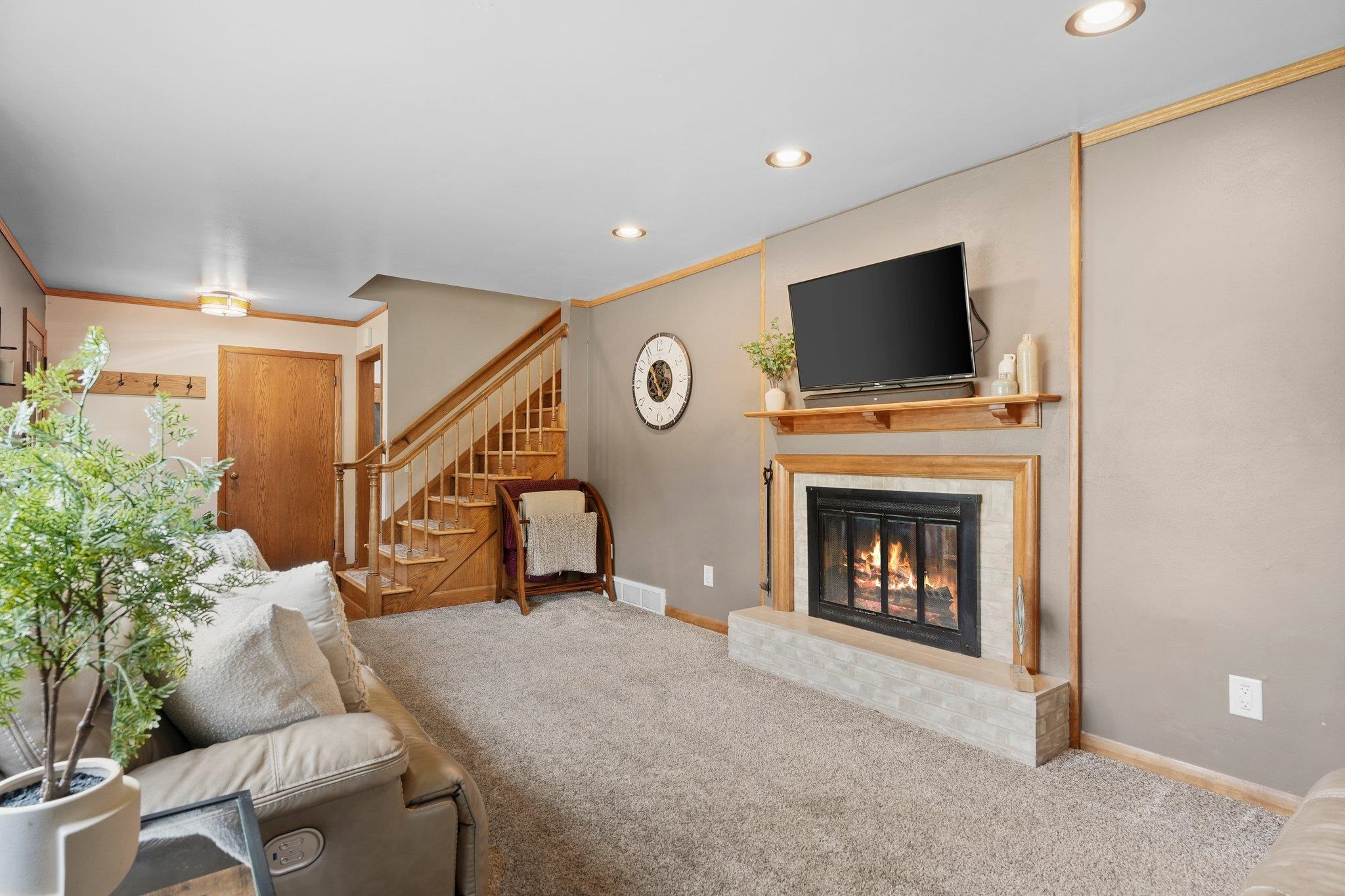 300 W Chicago Street