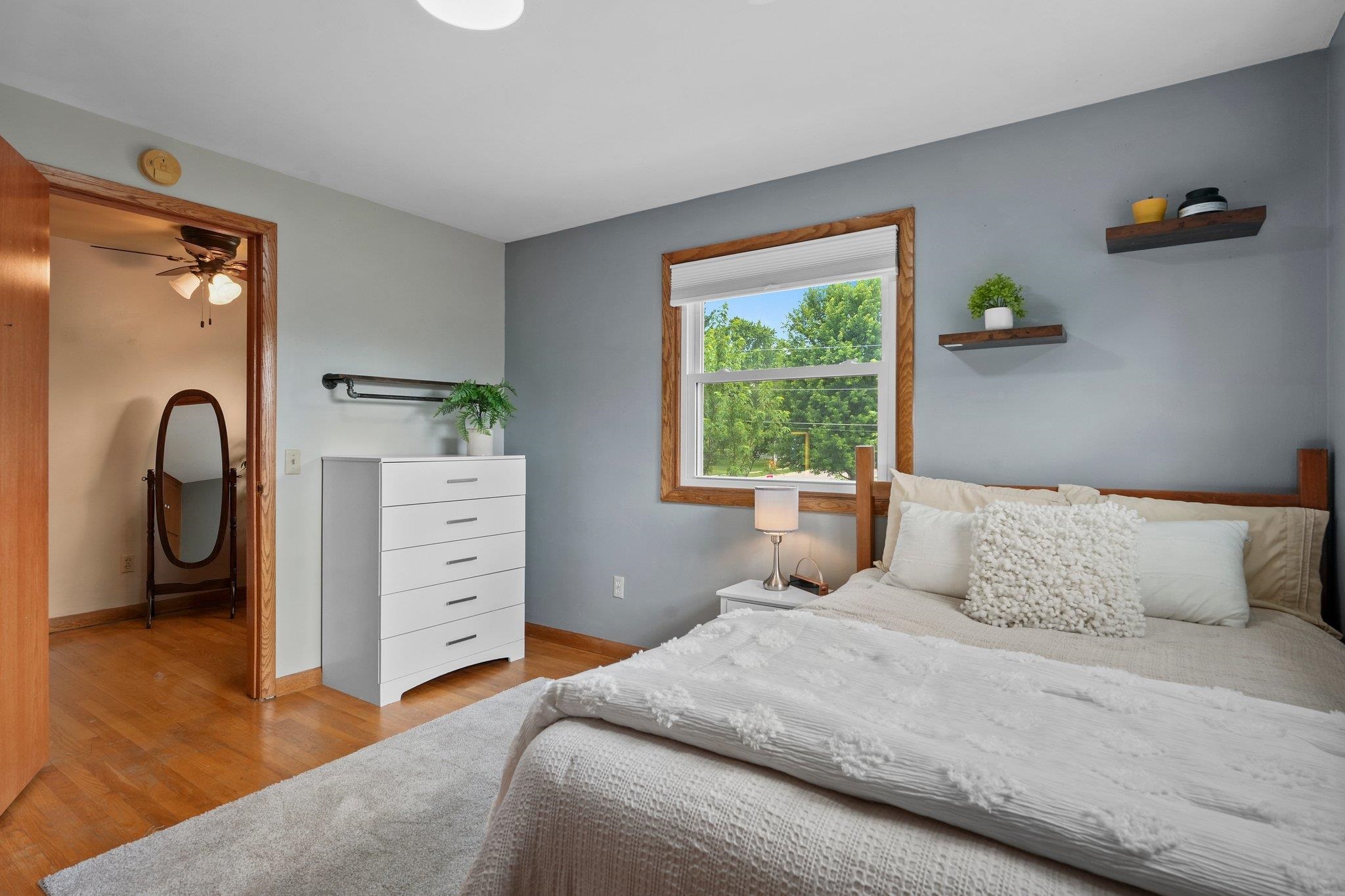 300 W Chicago Street