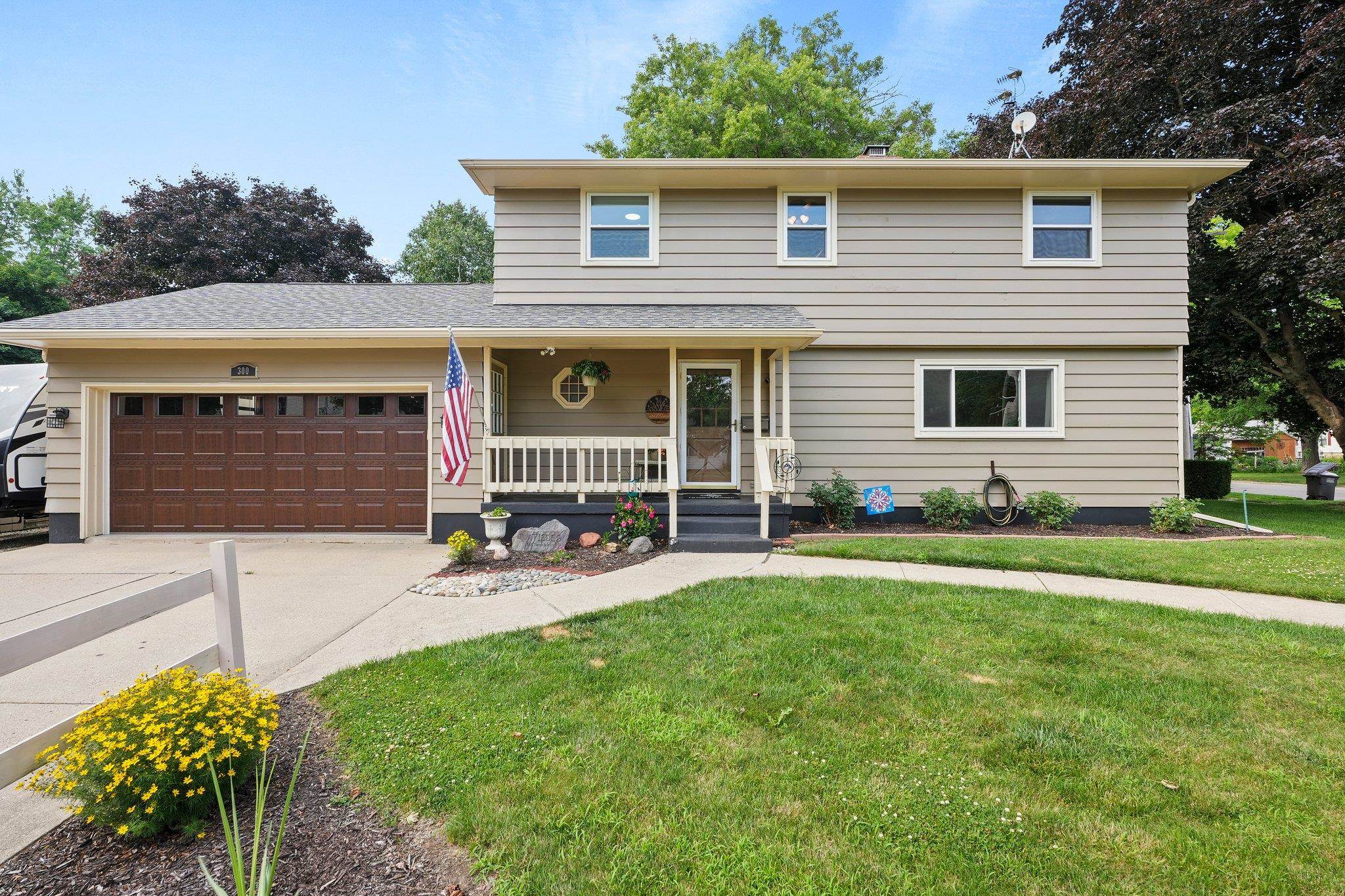 300 W Chicago Street