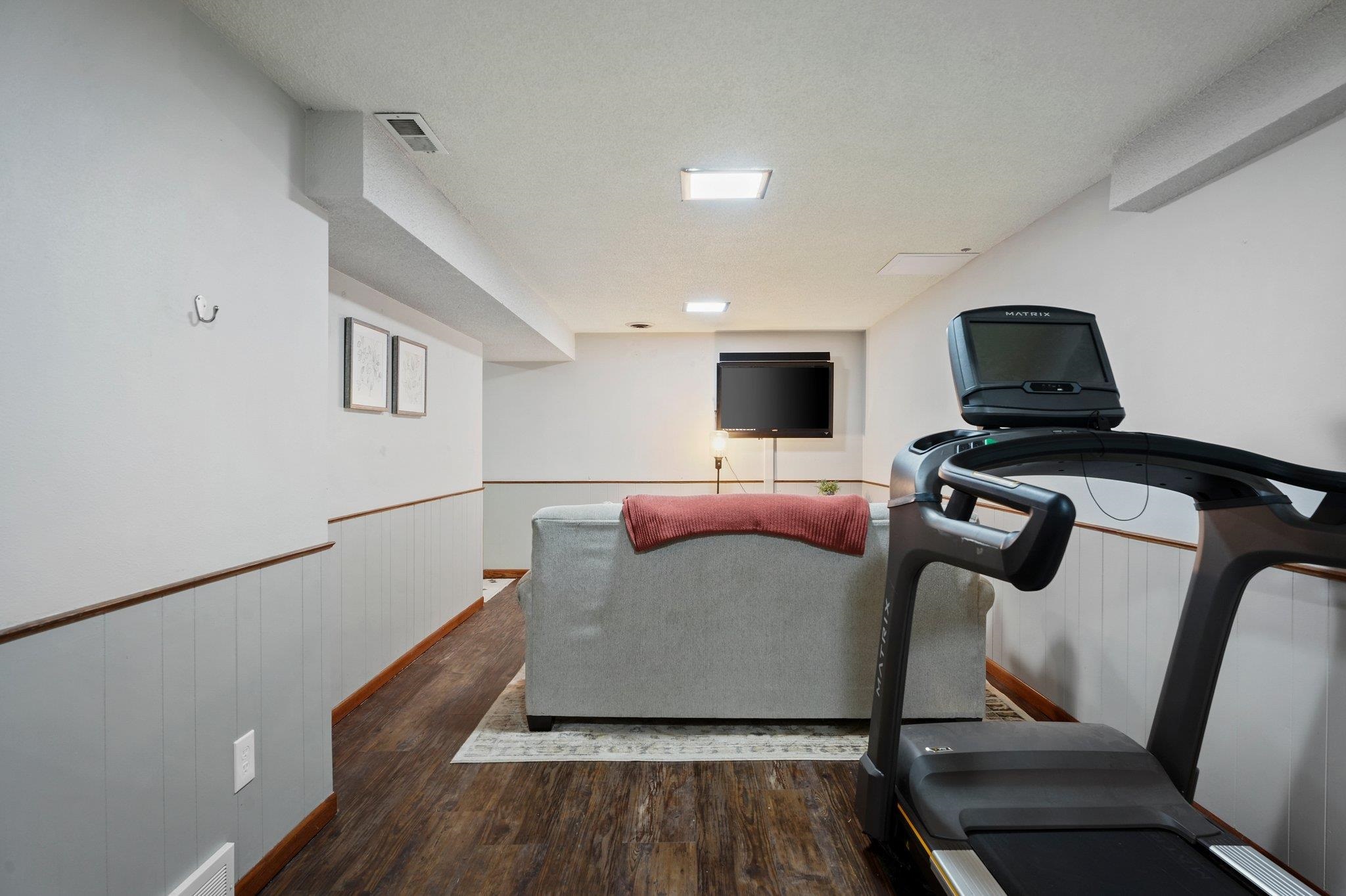 300 W Chicago Street